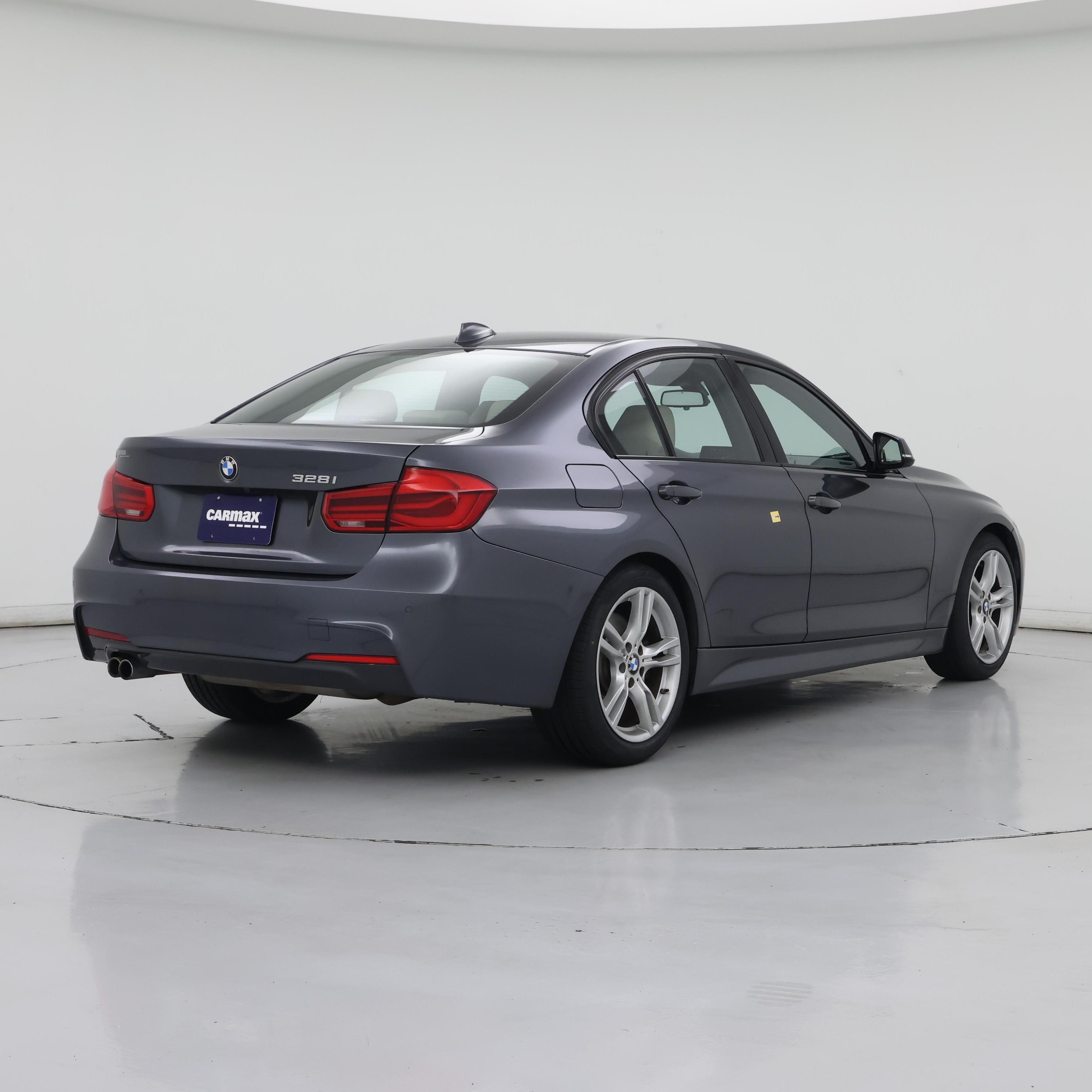 Thumbnail: 2016 BMW 3 Series - 8