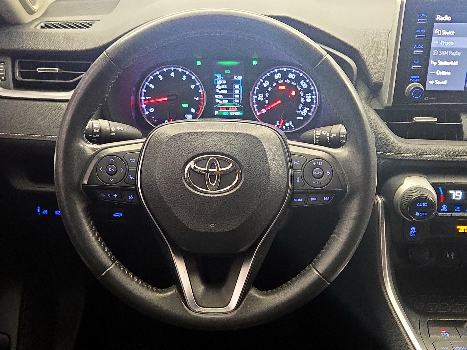 Thumbnail: 2019 Toyota RAV4 - 10