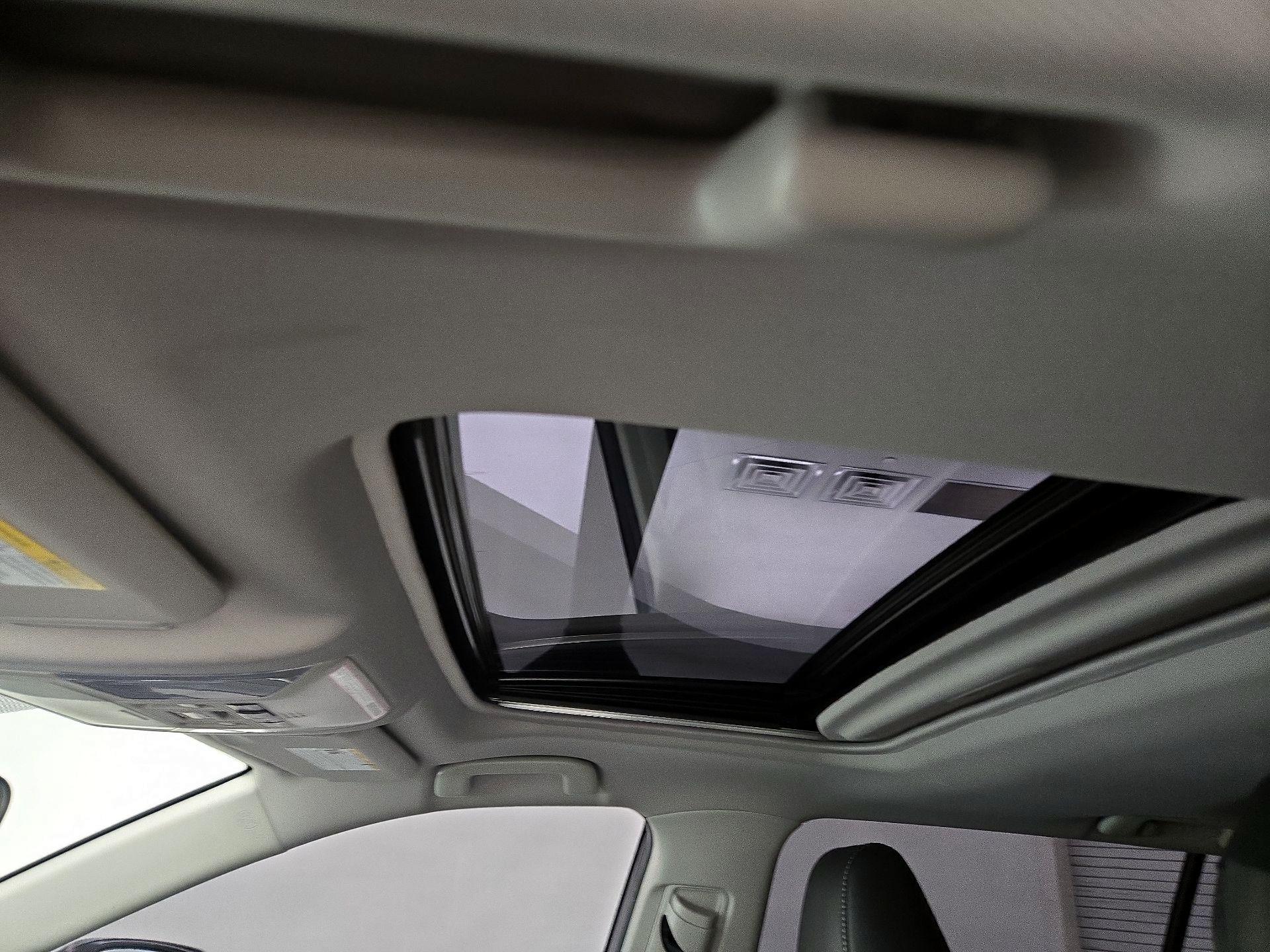 Thumbnail: 2019 Toyota RAV4 - 19