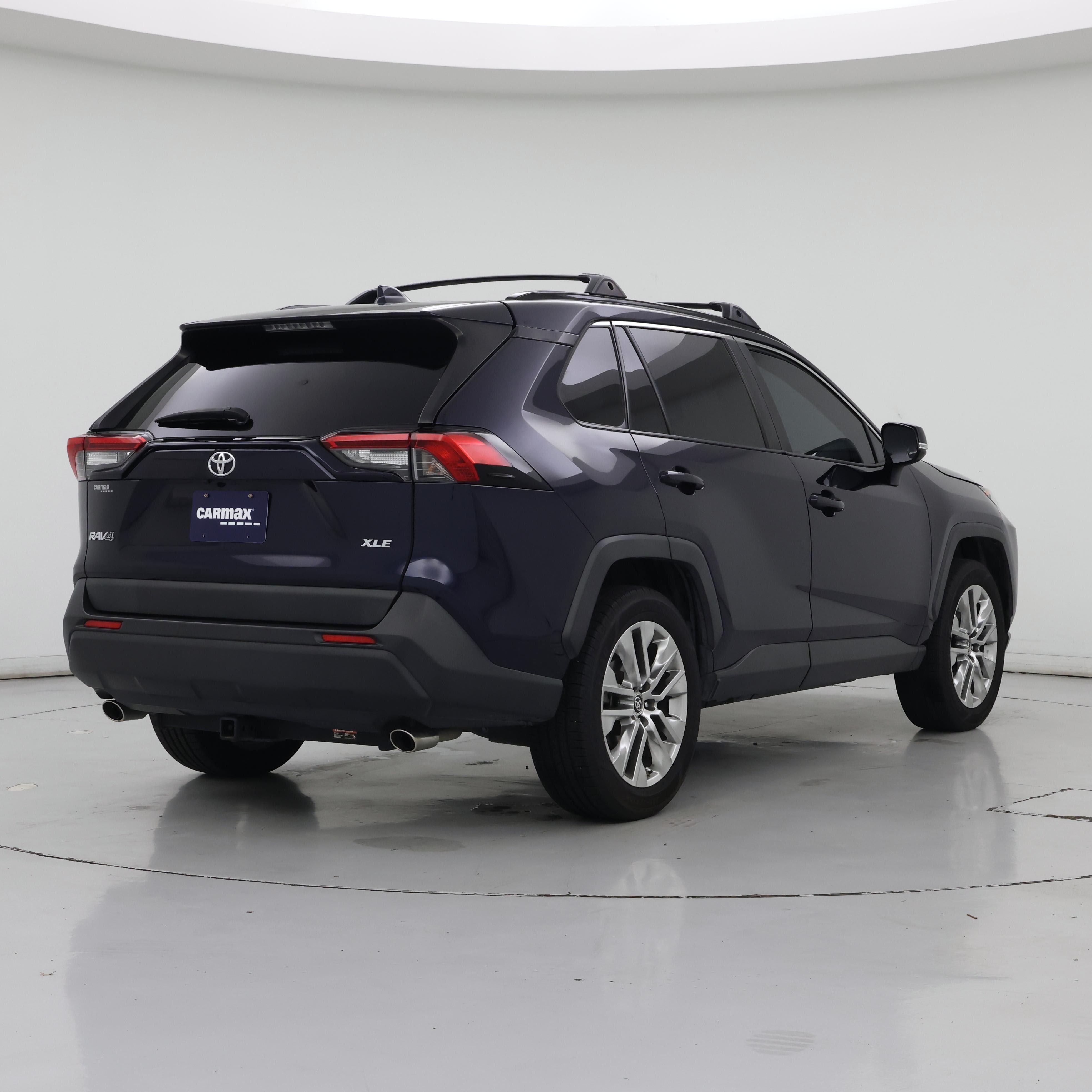 Thumbnail: 2019 Toyota RAV4 - 8