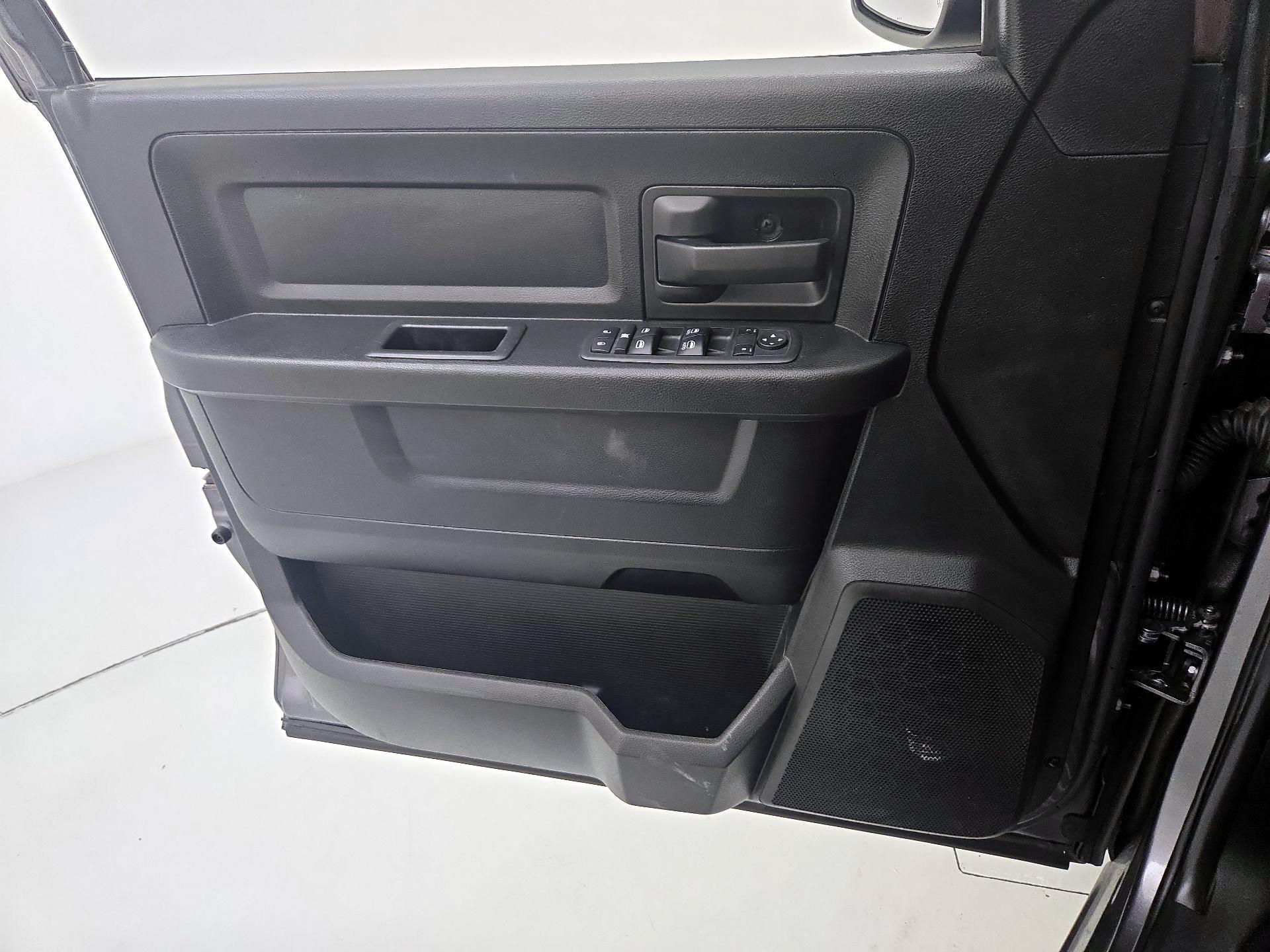 Thumbnail: 2021 RAM 1500 Classic - 12