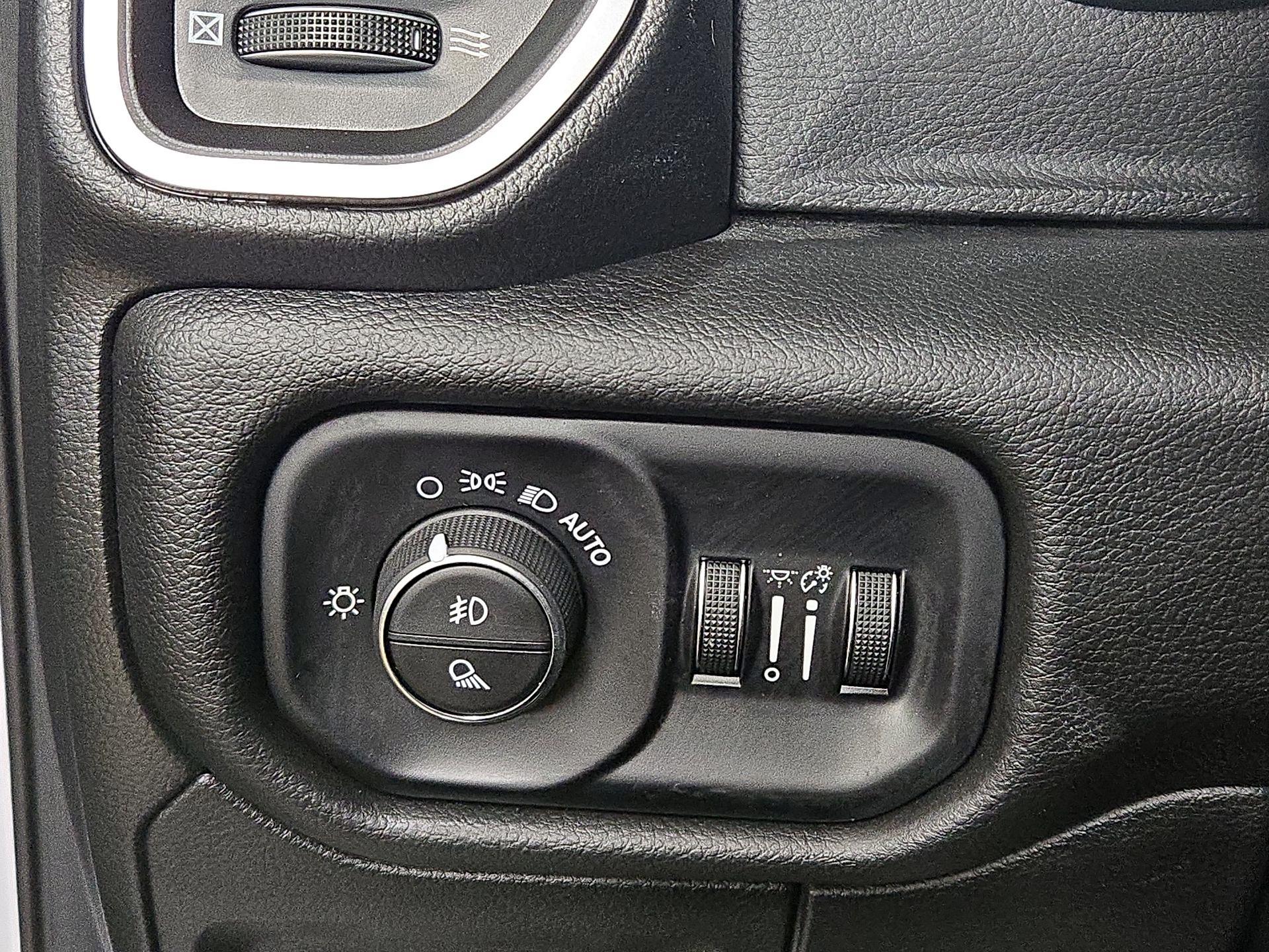 Thumbnail: 2025 RAM 1500 - 13