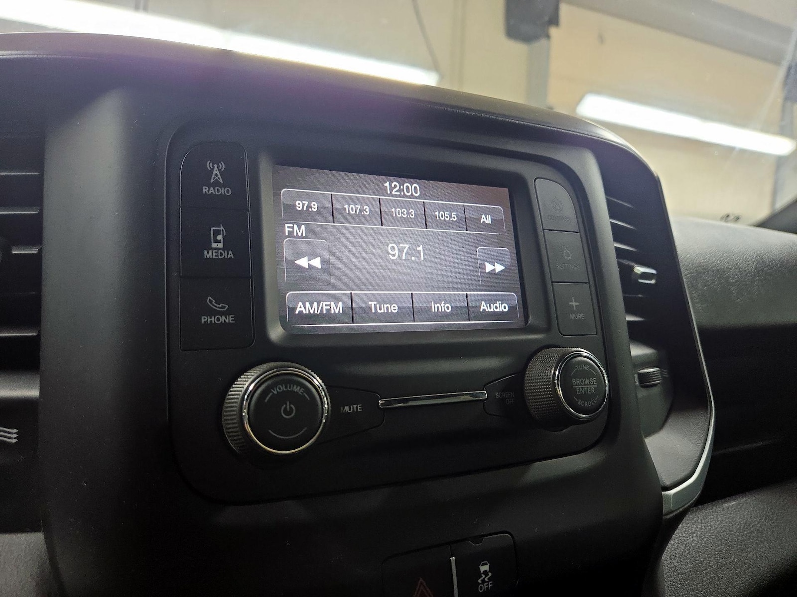 2023 RAM Ram 3500 Pickup Big Horn - Photo 16