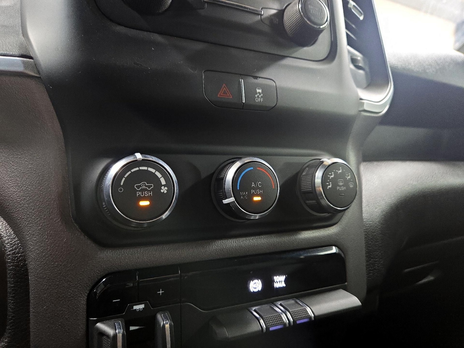 2023 RAM Ram 3500 Pickup Big Horn - Photo 17