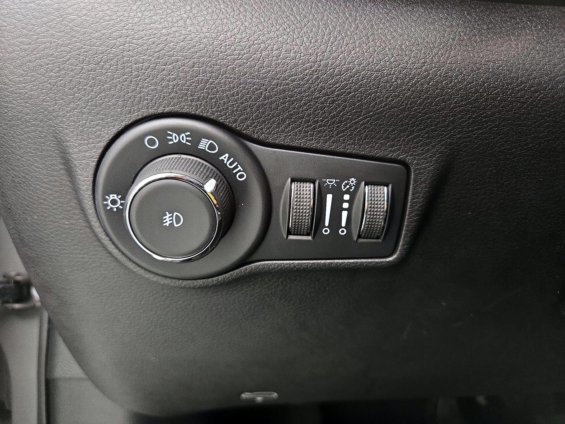 Thumbnail: 2023 Jeep Compass - 13