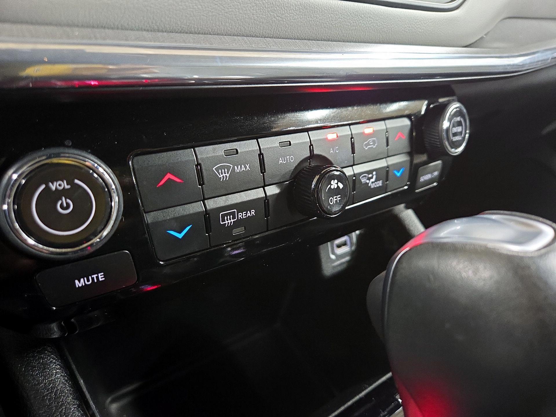 Thumbnail: 2023 Jeep Compass - 16