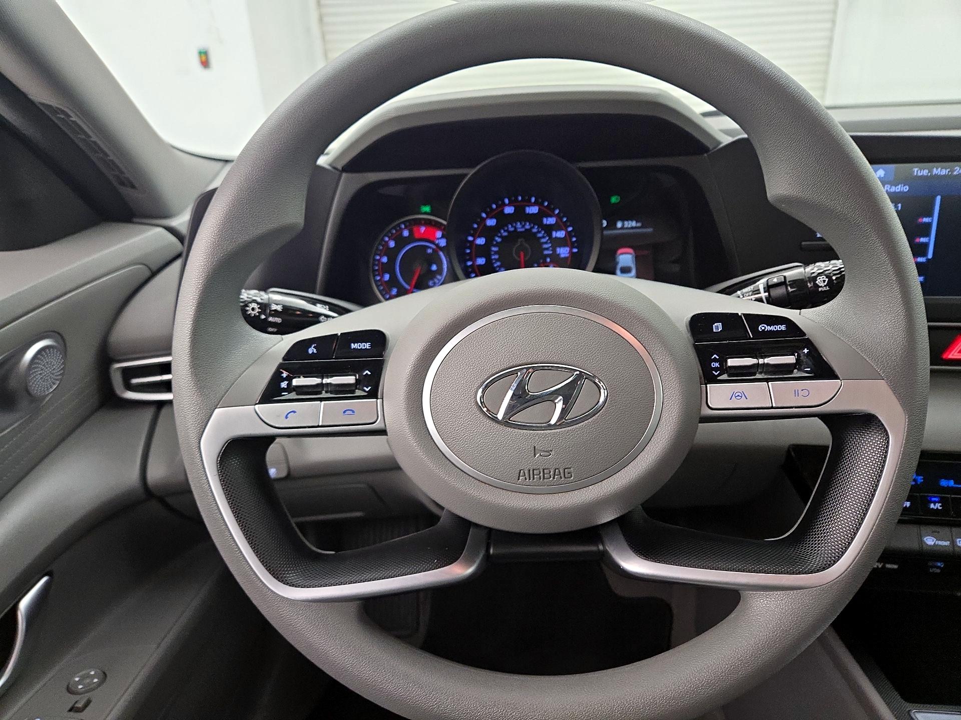 Thumbnail: 2022 Hyundai Elantra - 10