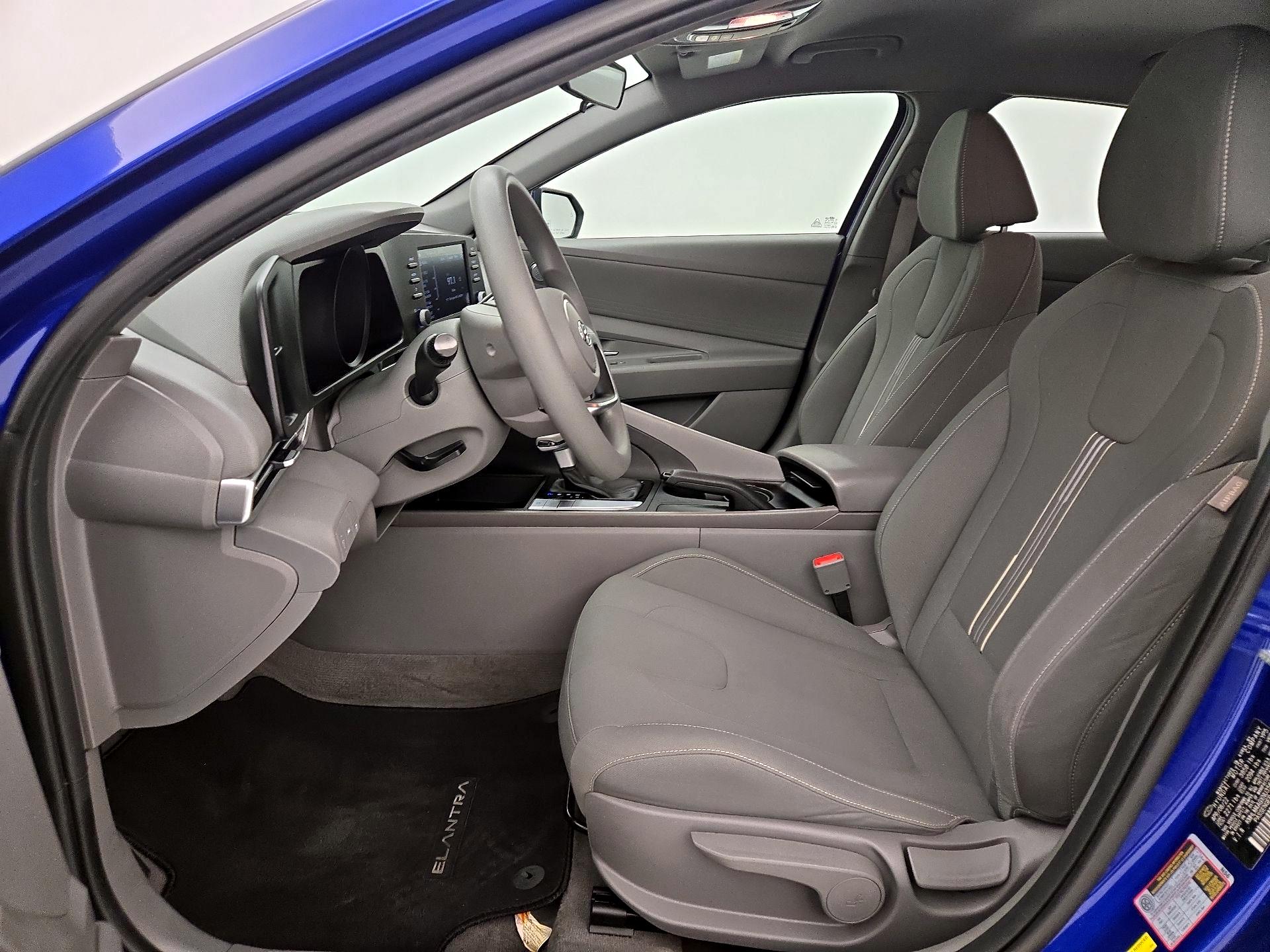 Thumbnail: 2022 Hyundai Elantra - 11