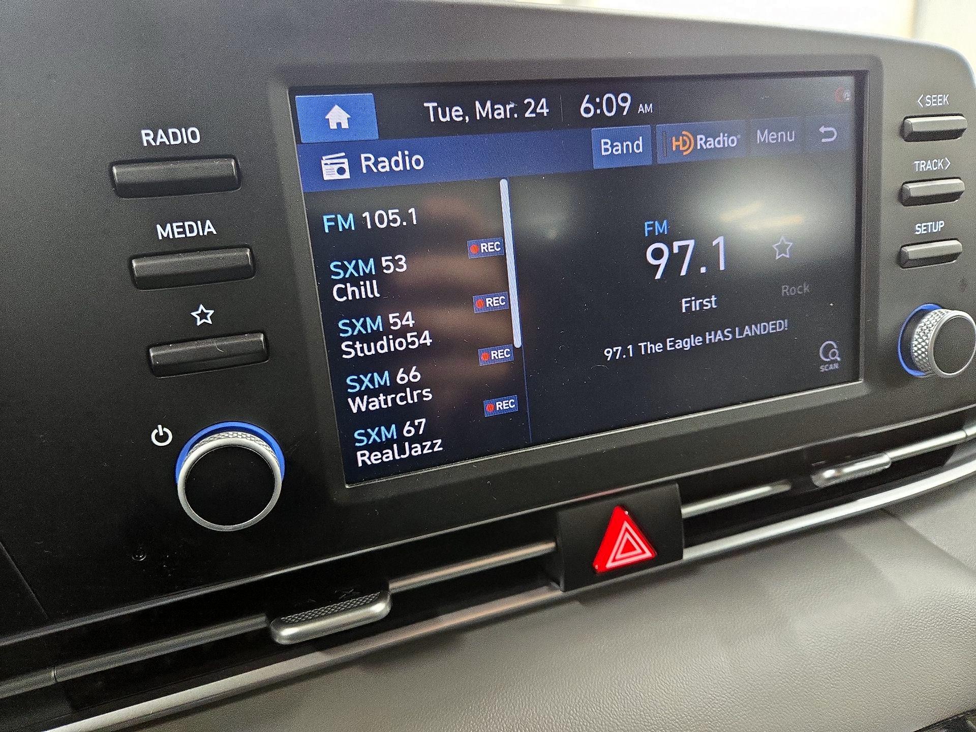 Thumbnail: 2022 Hyundai Elantra - 14