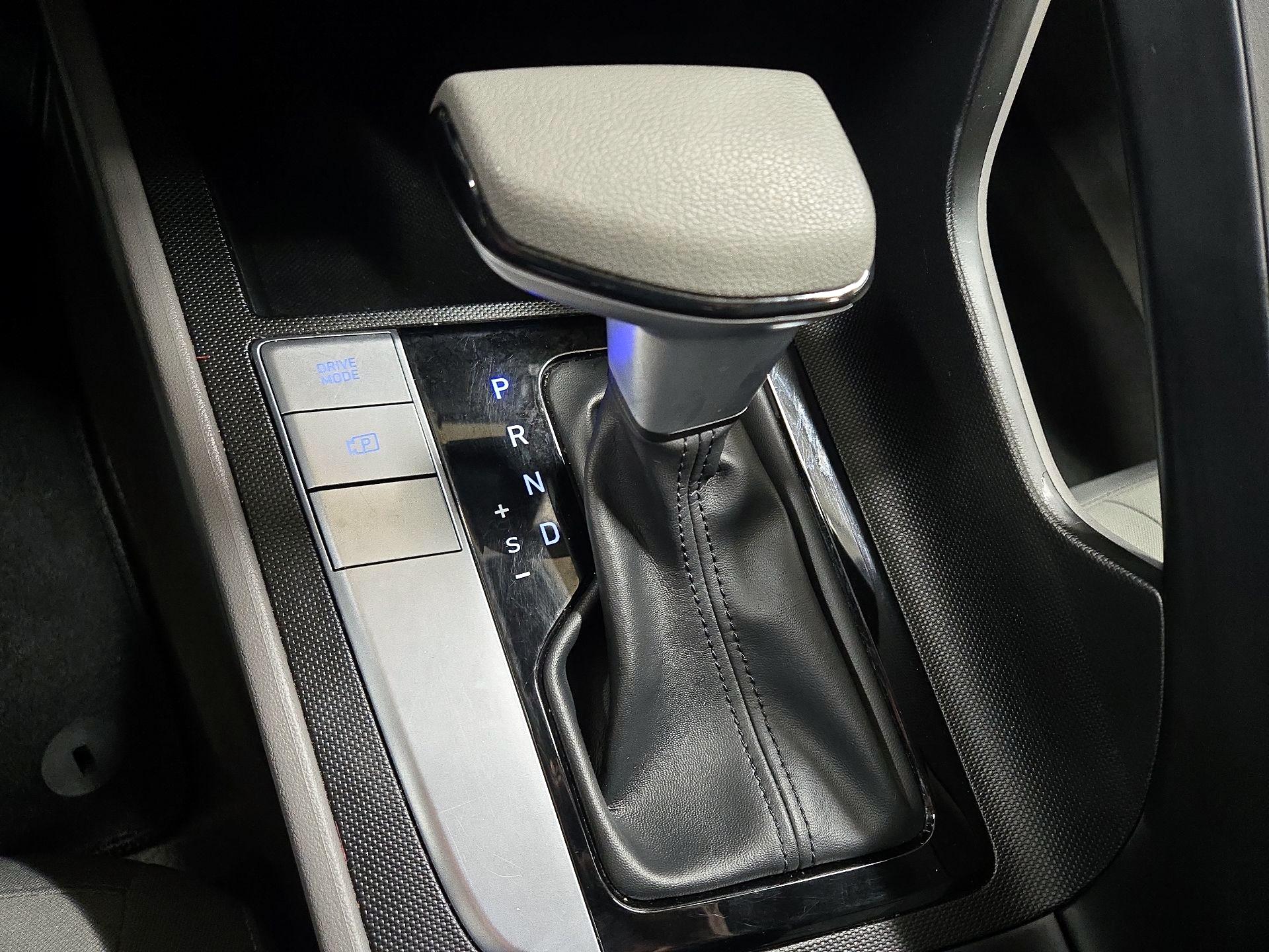 Thumbnail: 2022 Hyundai Elantra - 16