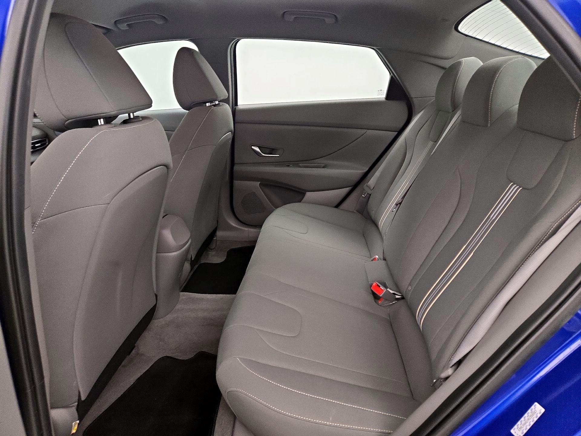 Thumbnail: 2022 Hyundai Elantra - 18