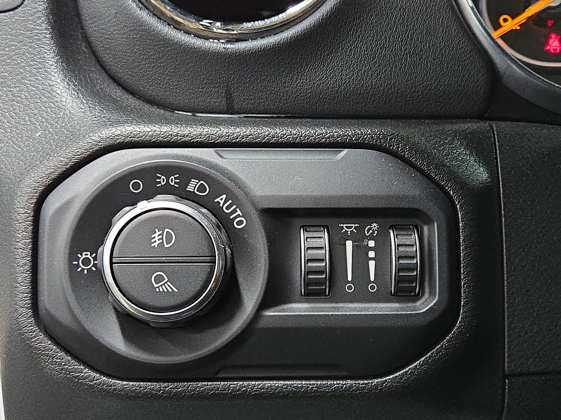 Thumbnail: 2022 Jeep Gladiator - 13