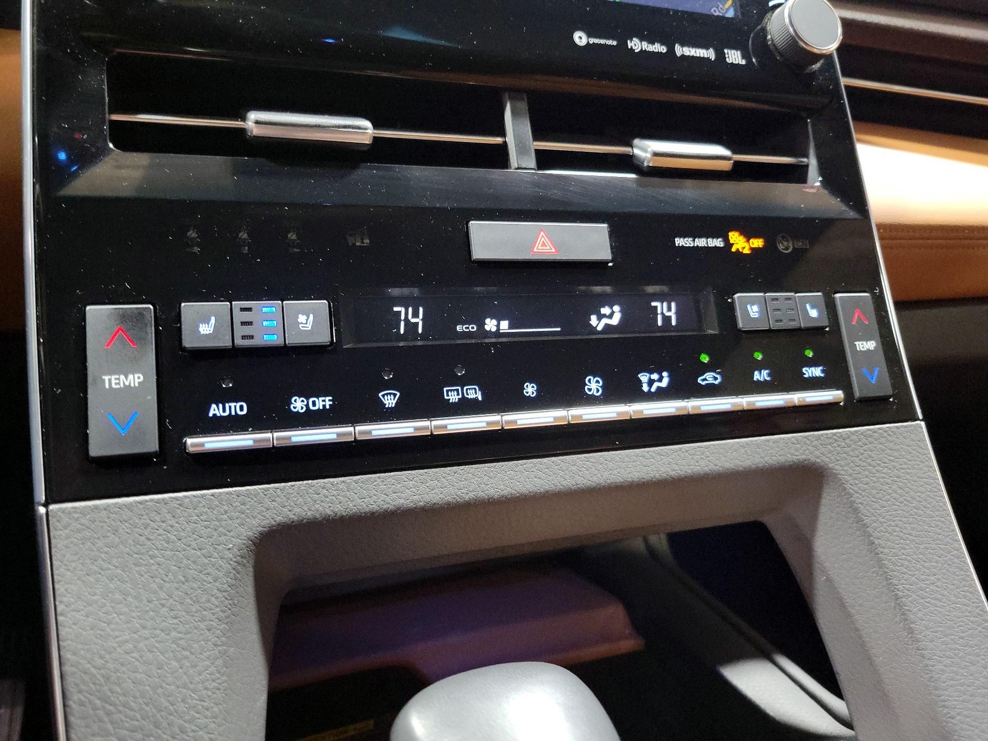 Thumbnail: 2020 Toyota Avalon - 17