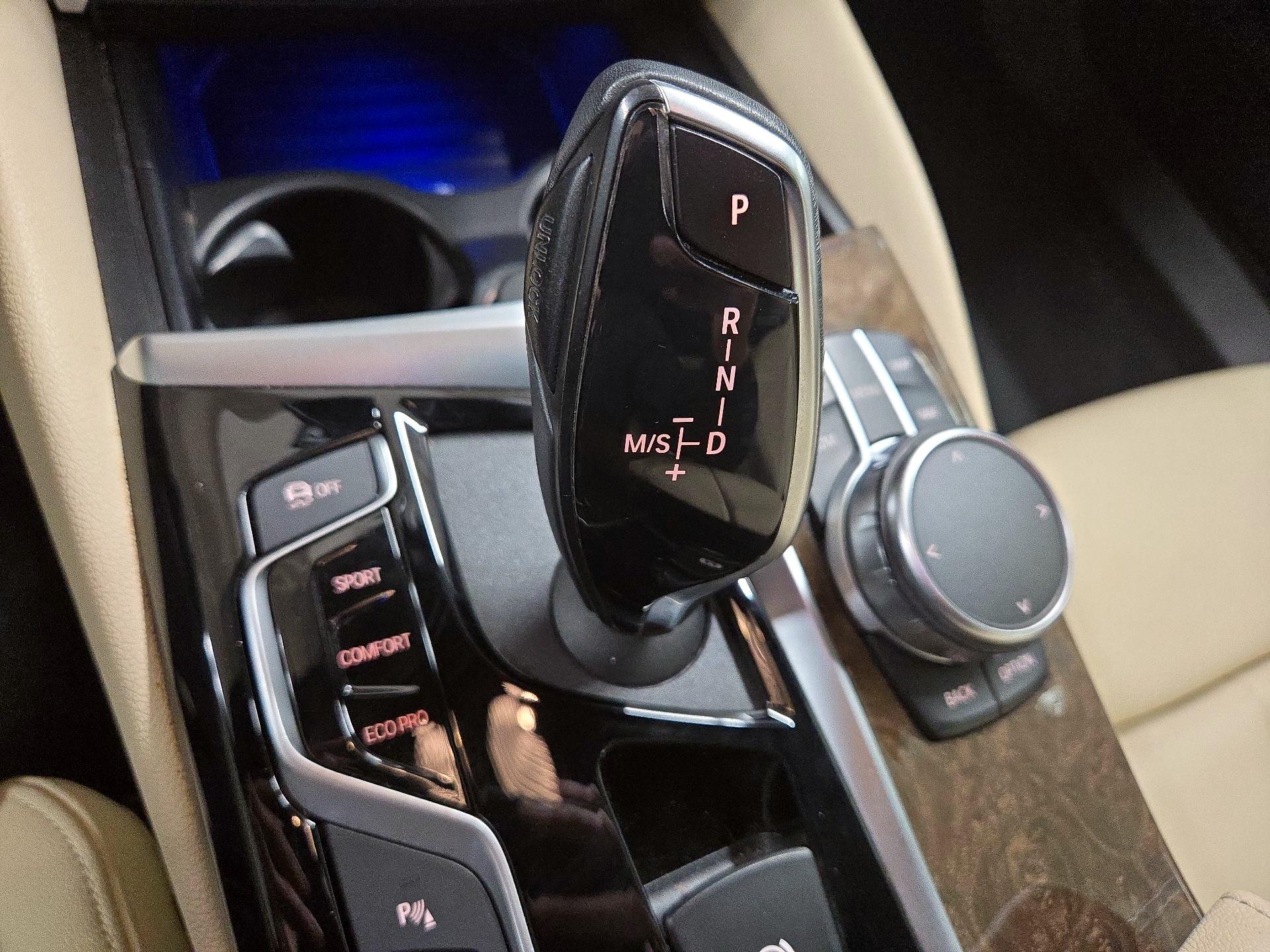 Thumbnail: 2020 BMW 5 Series - 18