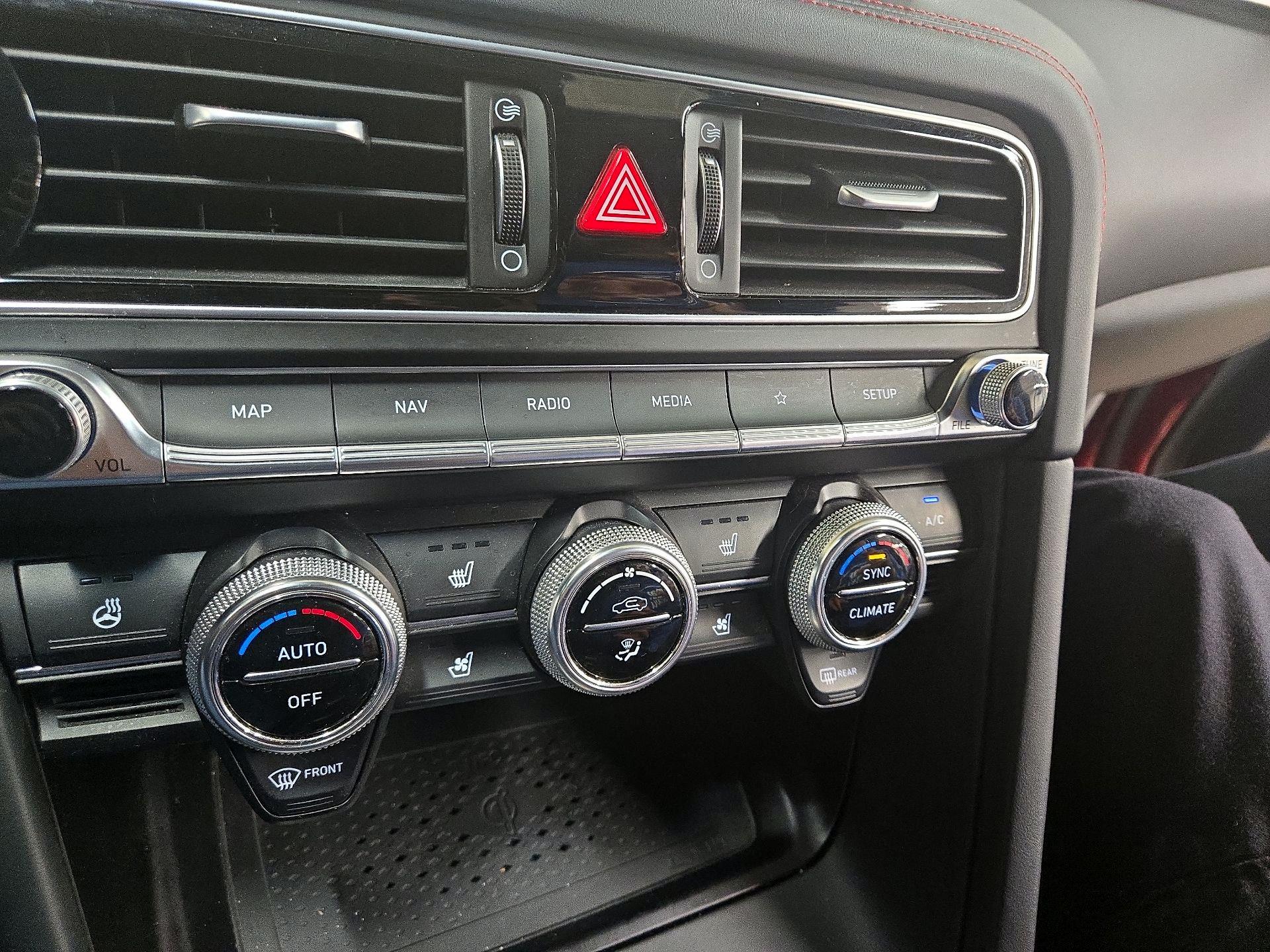 Thumbnail: 2023 Genesis G70 - 17