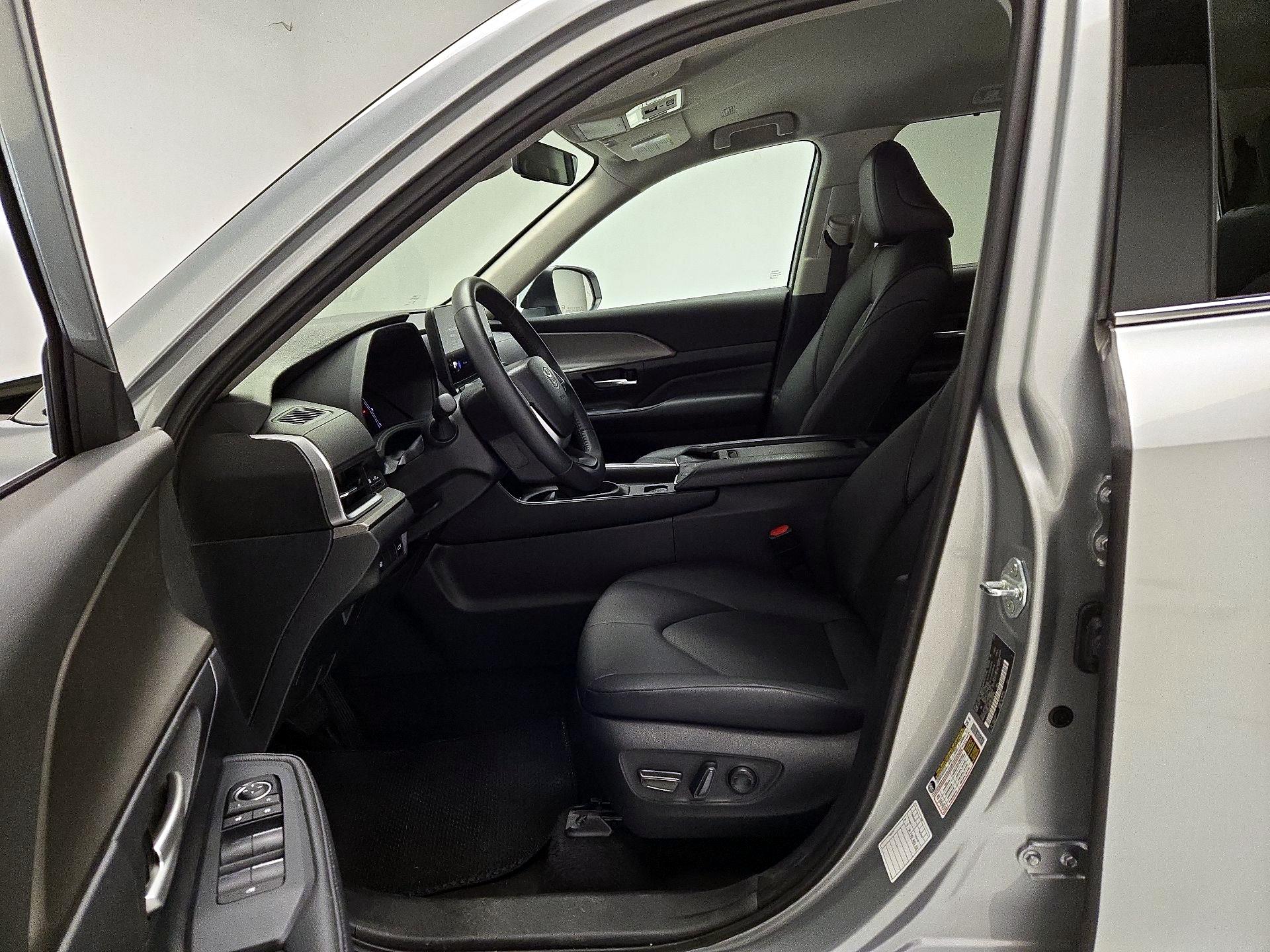 Thumbnail: 2025 Toyota Grand Highlander - 11