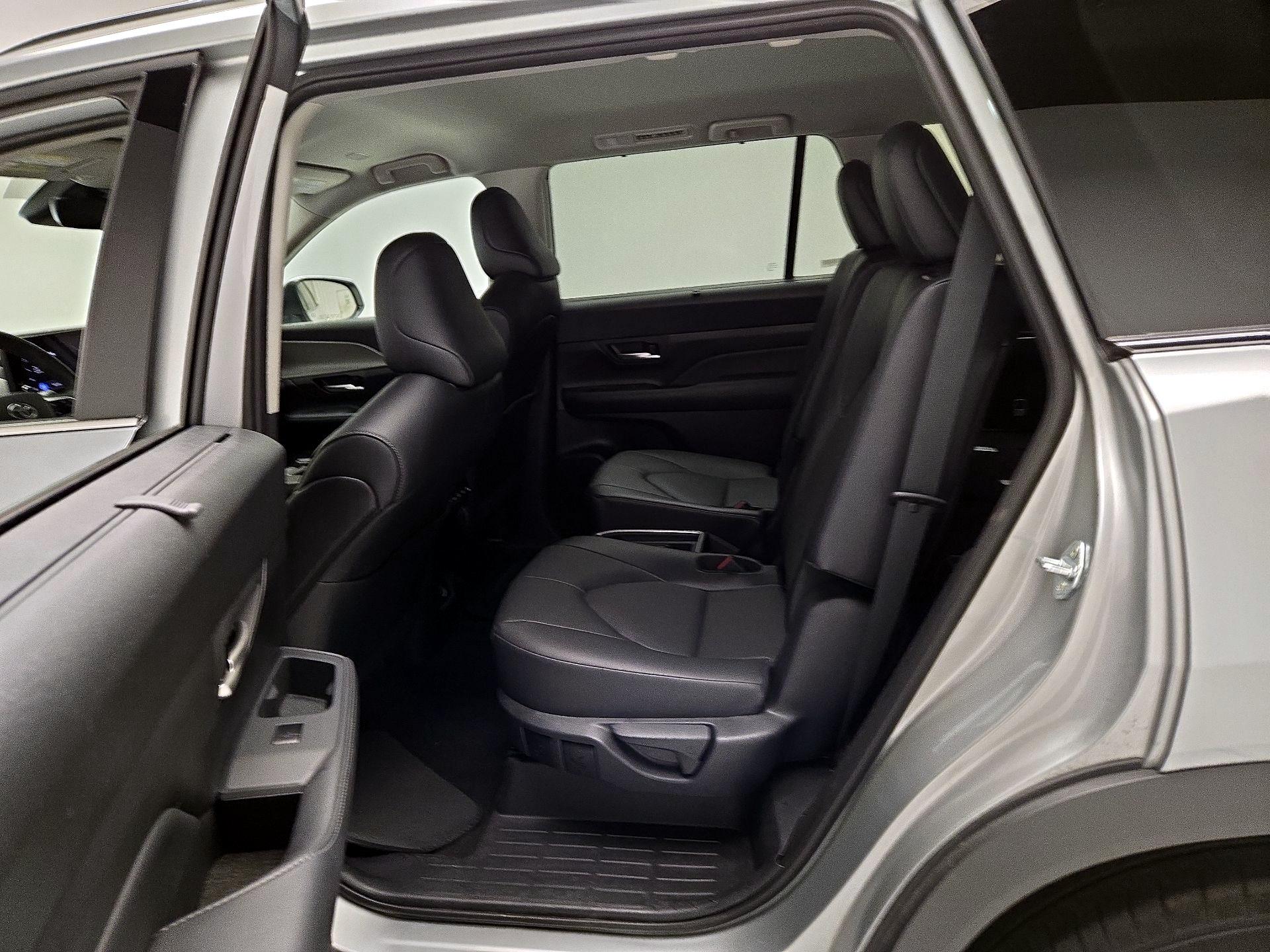 Thumbnail: 2025 Toyota Grand Highlander - 19