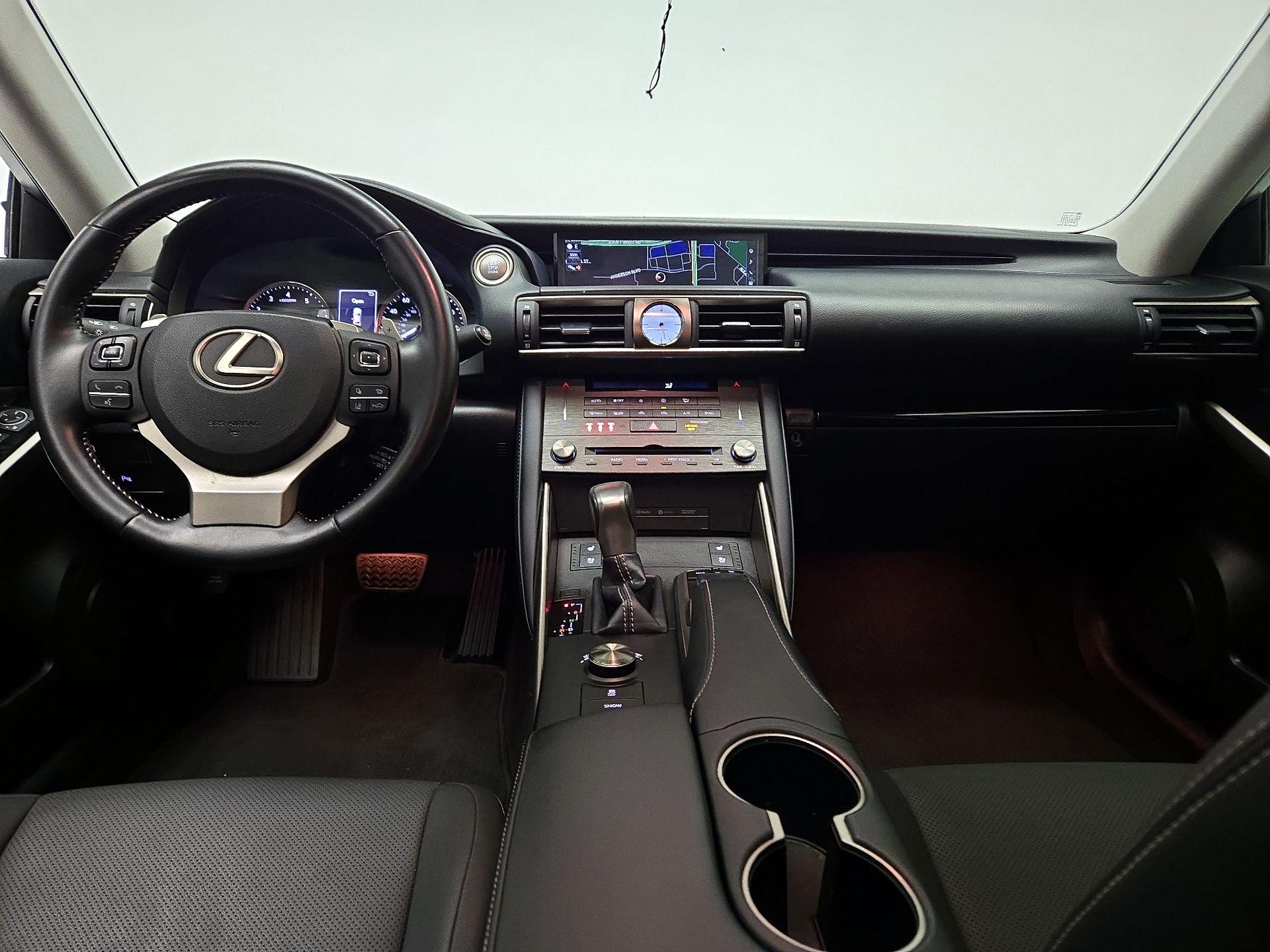 Thumbnail: 2020 Lexus IS - 9