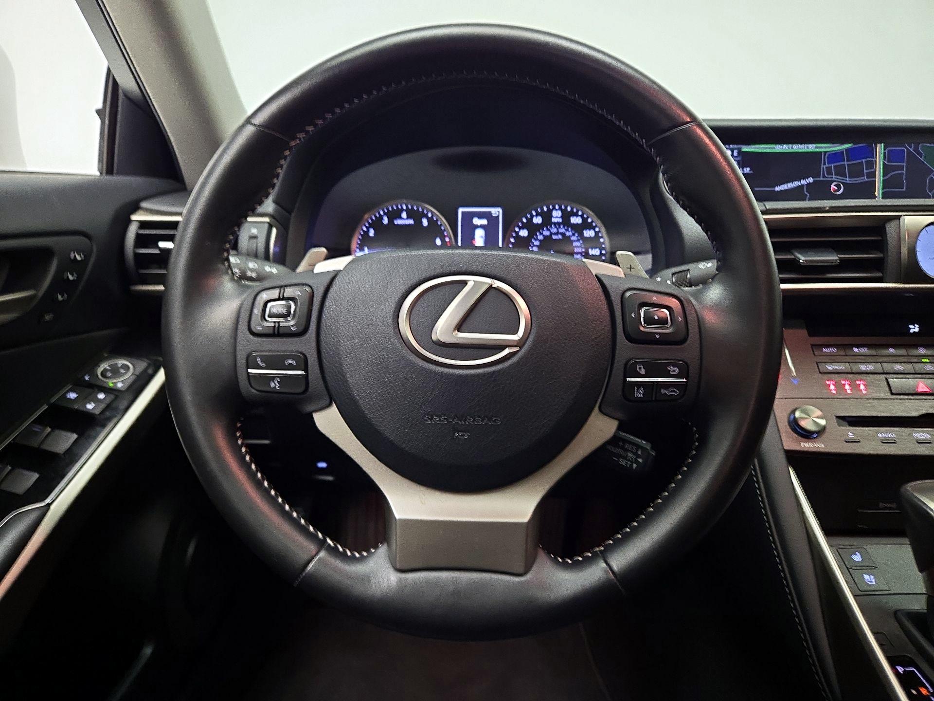 Thumbnail: 2020 Lexus IS - 10