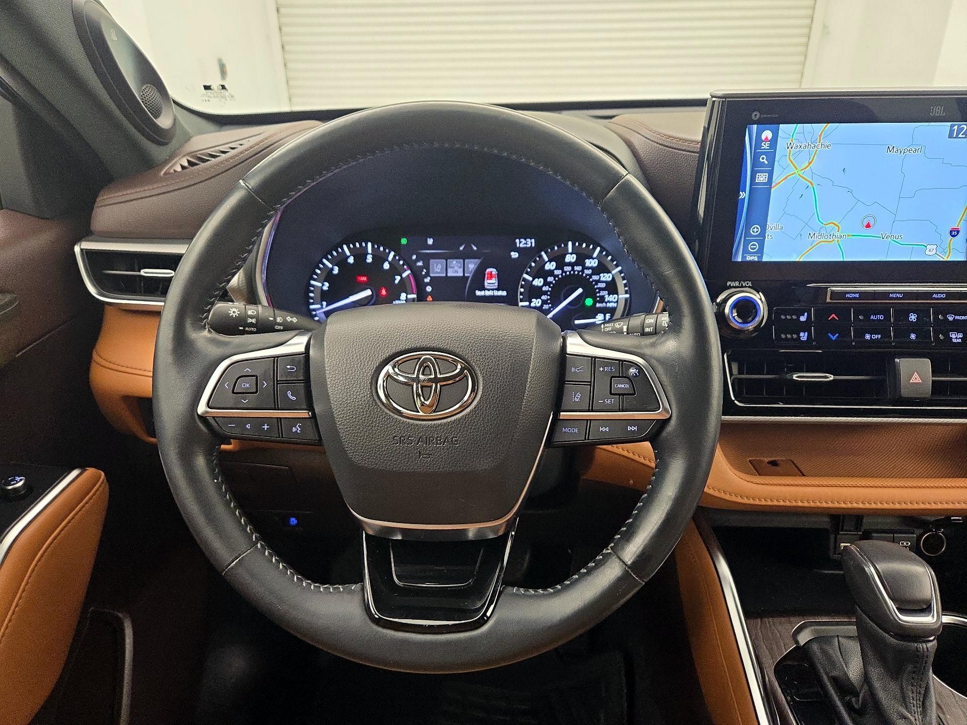 Thumbnail: 2021 Toyota Highlander - 10