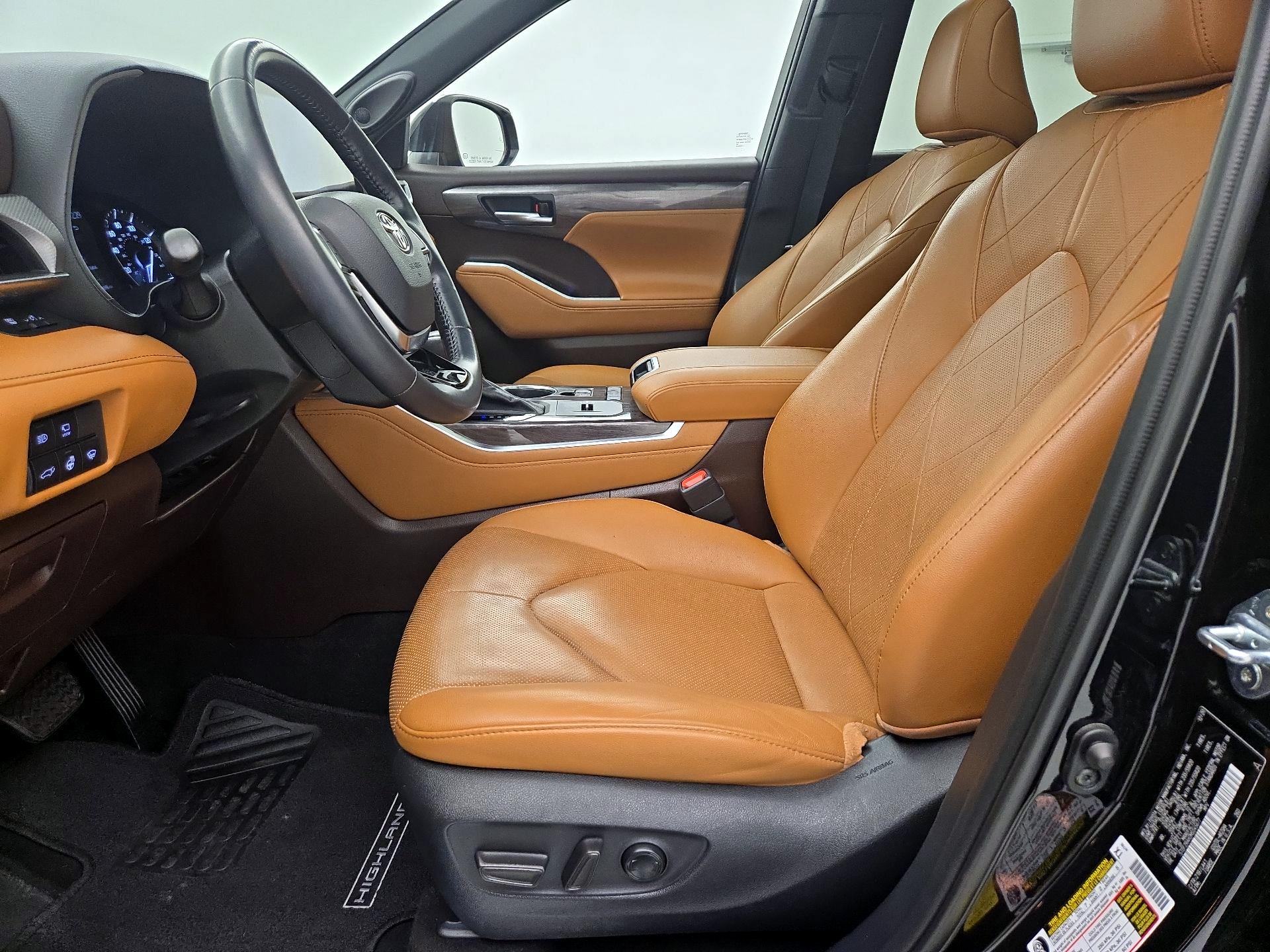 Thumbnail: 2021 Toyota Highlander - 11