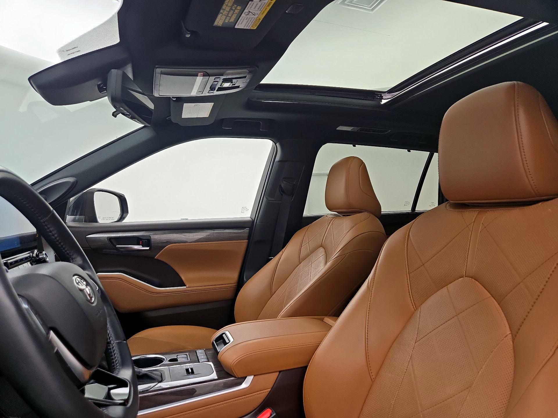 Thumbnail: 2021 Toyota Highlander - 20