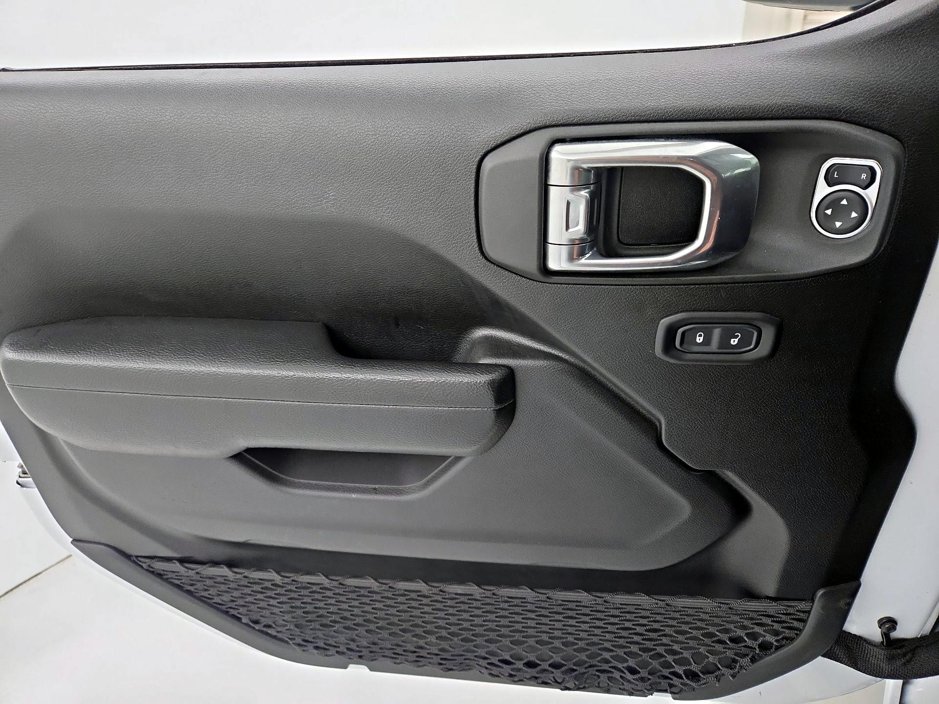 Thumbnail: 2022 Jeep Gladiator - 12