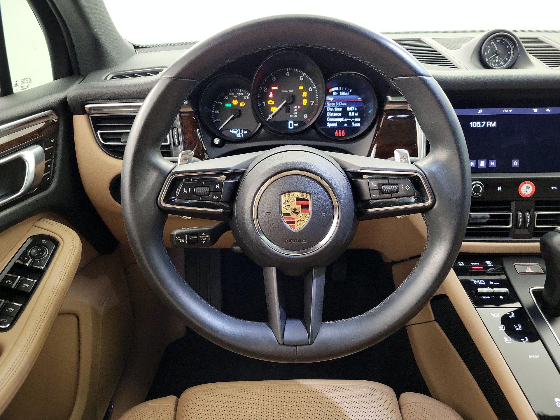 Thumbnail: 2023 Porsche Macan - 10