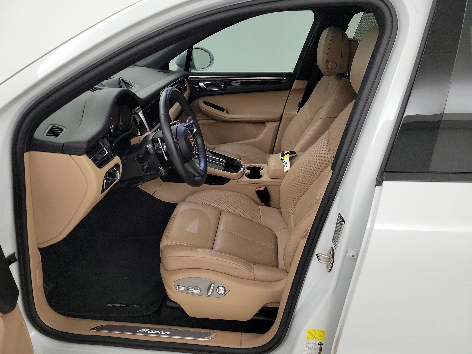 Thumbnail: 2023 Porsche Macan - 11