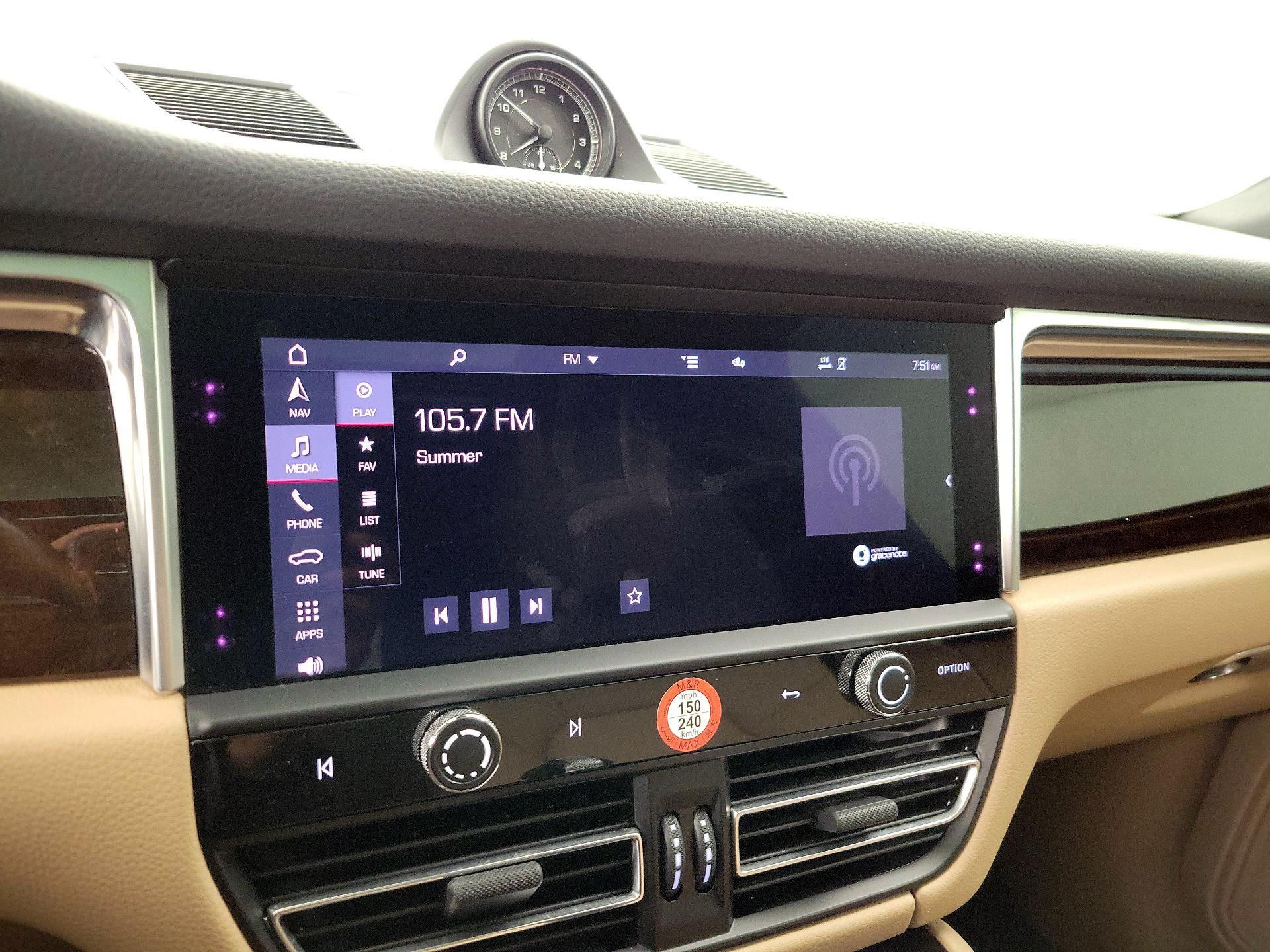 Thumbnail: 2023 Porsche Macan - 15