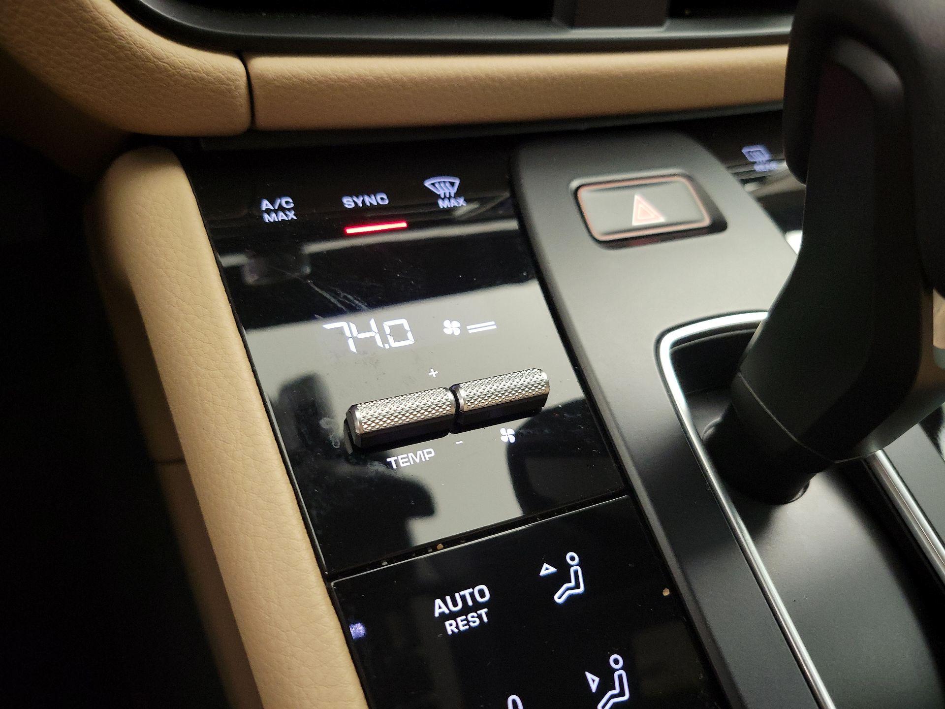 Thumbnail: 2023 Porsche Macan - 16