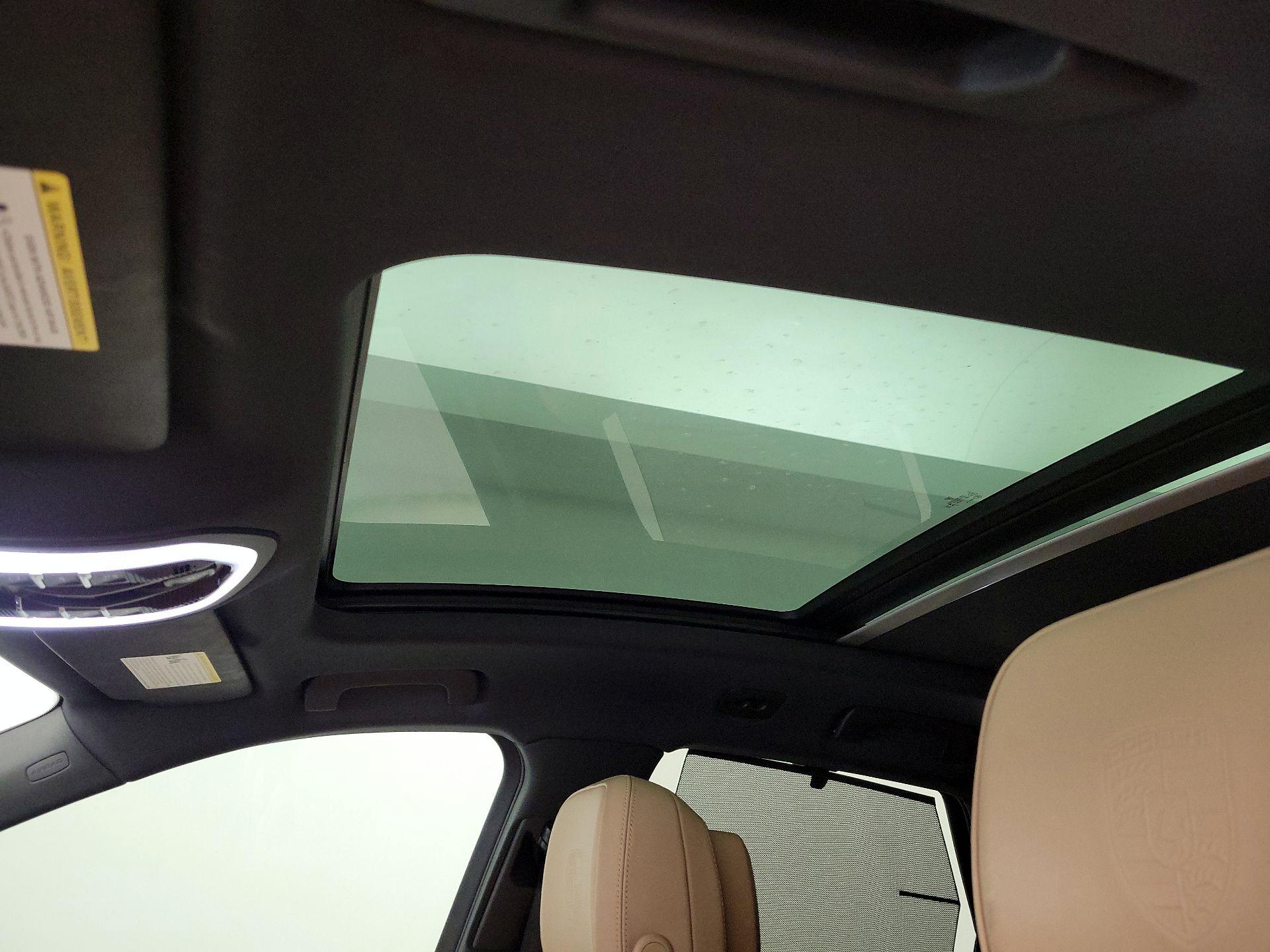 Thumbnail: 2023 Porsche Macan - 18