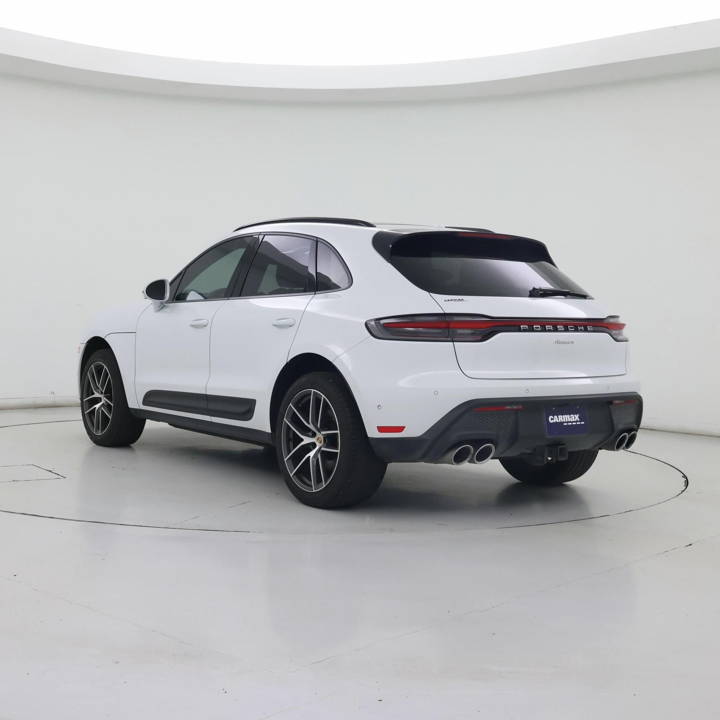 Thumbnail: 2023 Porsche Macan - 2