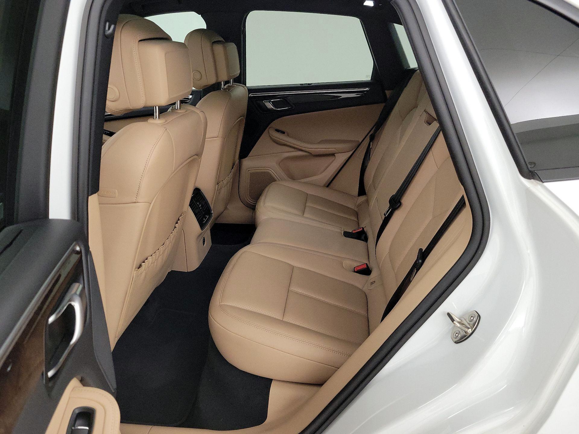 Thumbnail: 2023 Porsche Macan - 19