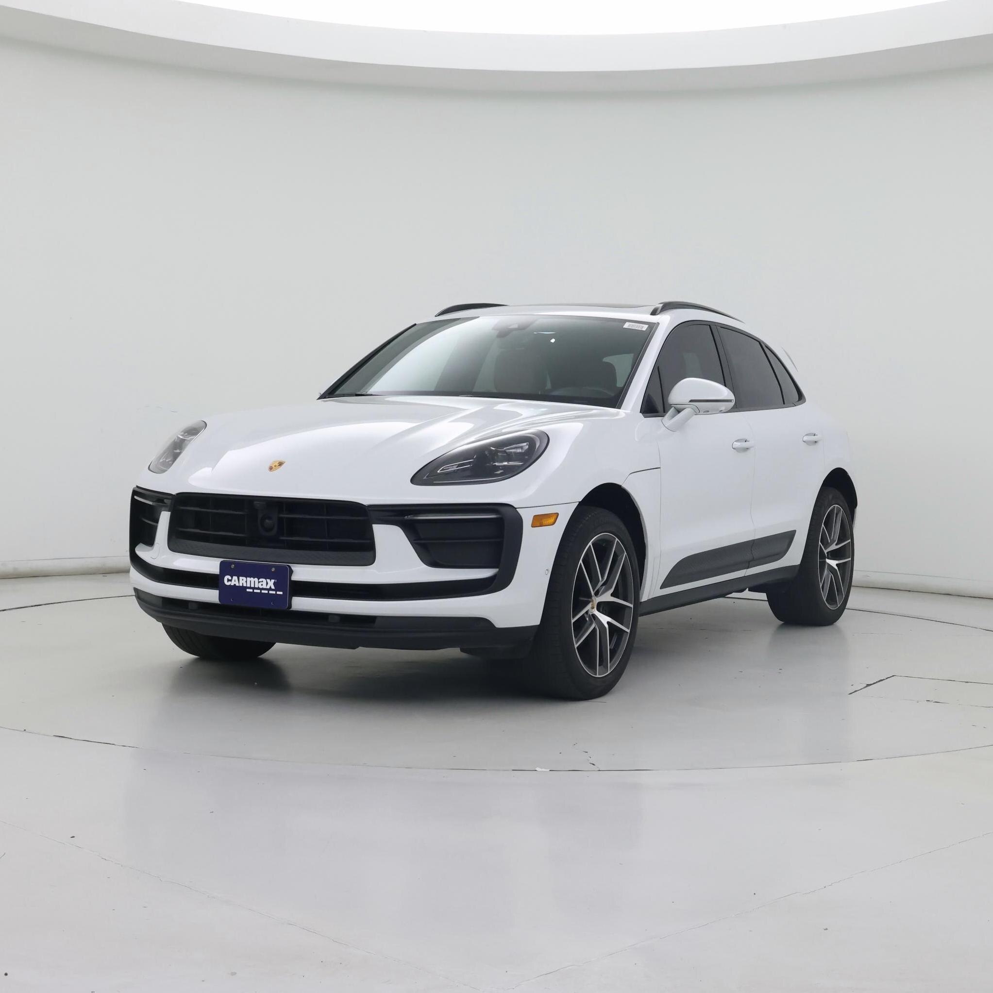 Thumbnail: 2023 Porsche Macan - 4