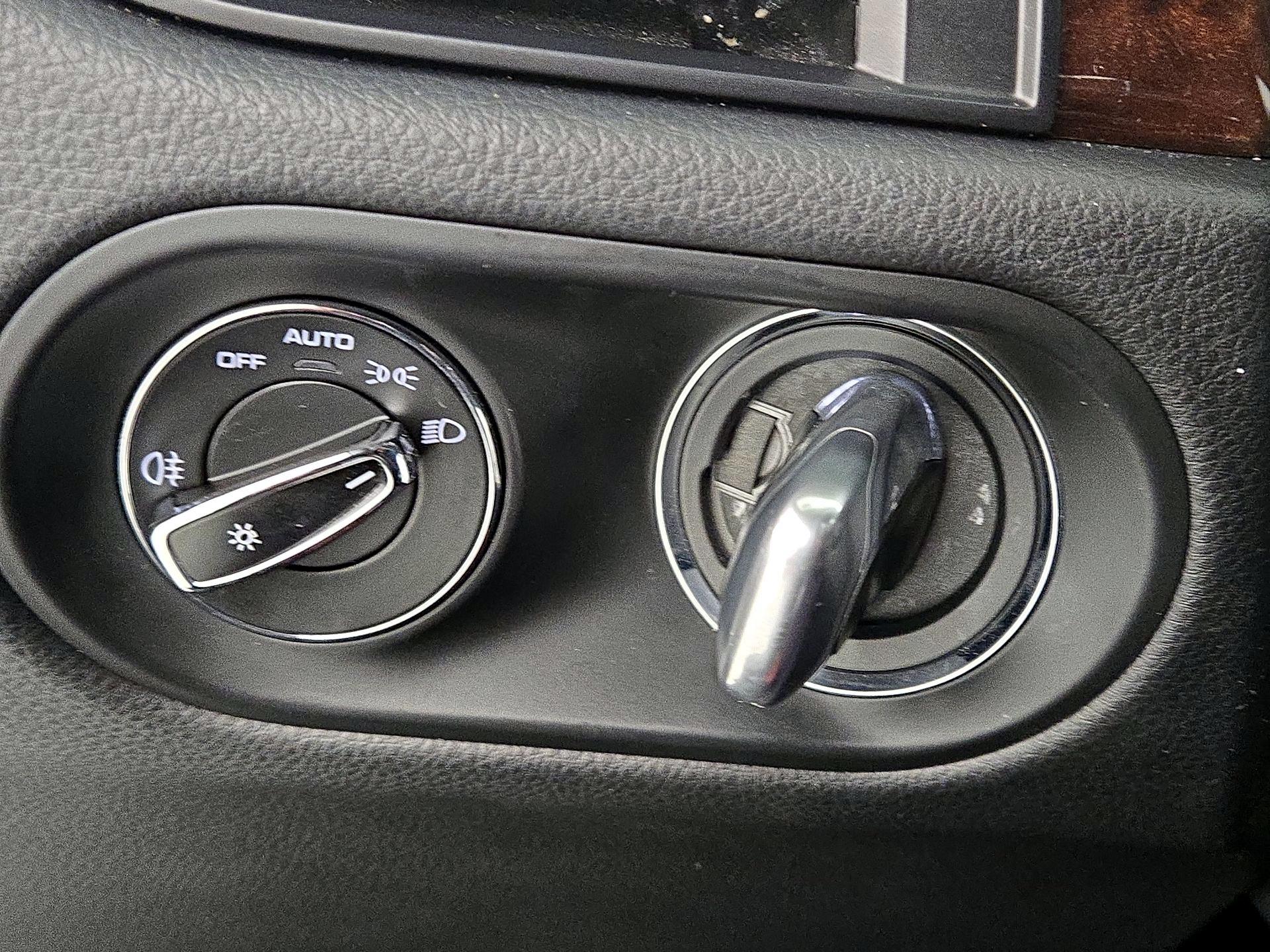 Thumbnail: 2022 Porsche Macan - 13