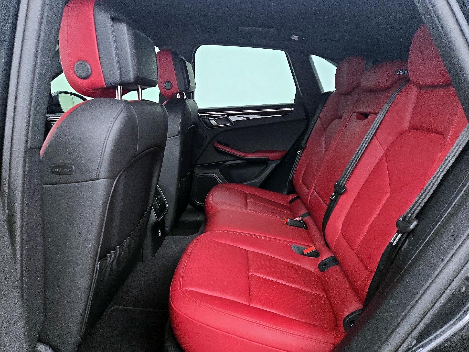 Thumbnail: 2022 Porsche Macan - 20