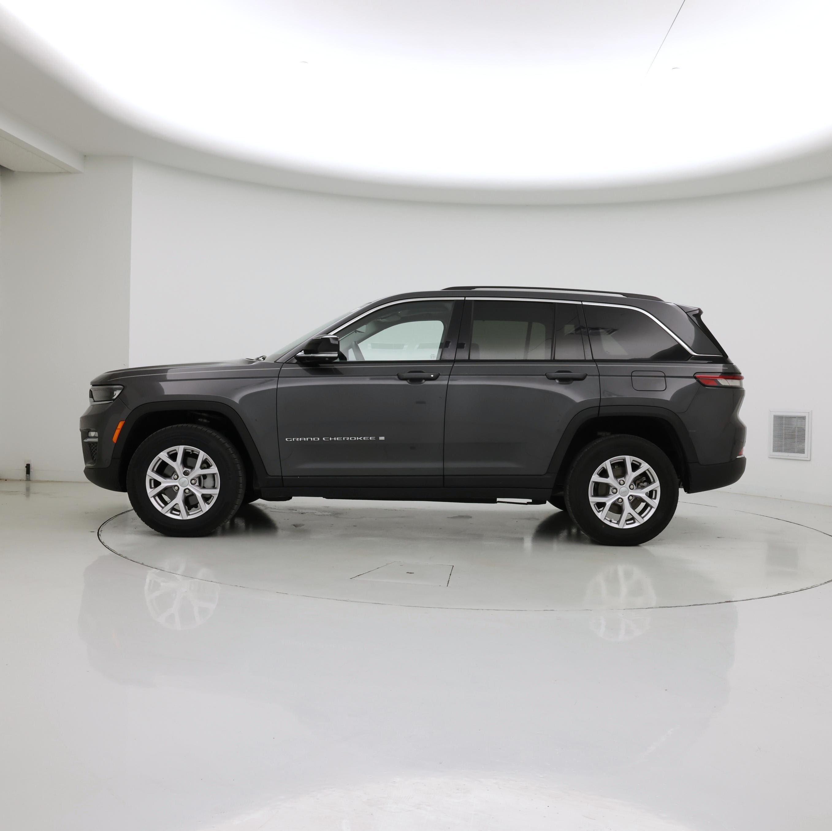 Thumbnail: 2022 Jeep Grand Cherokee - 3