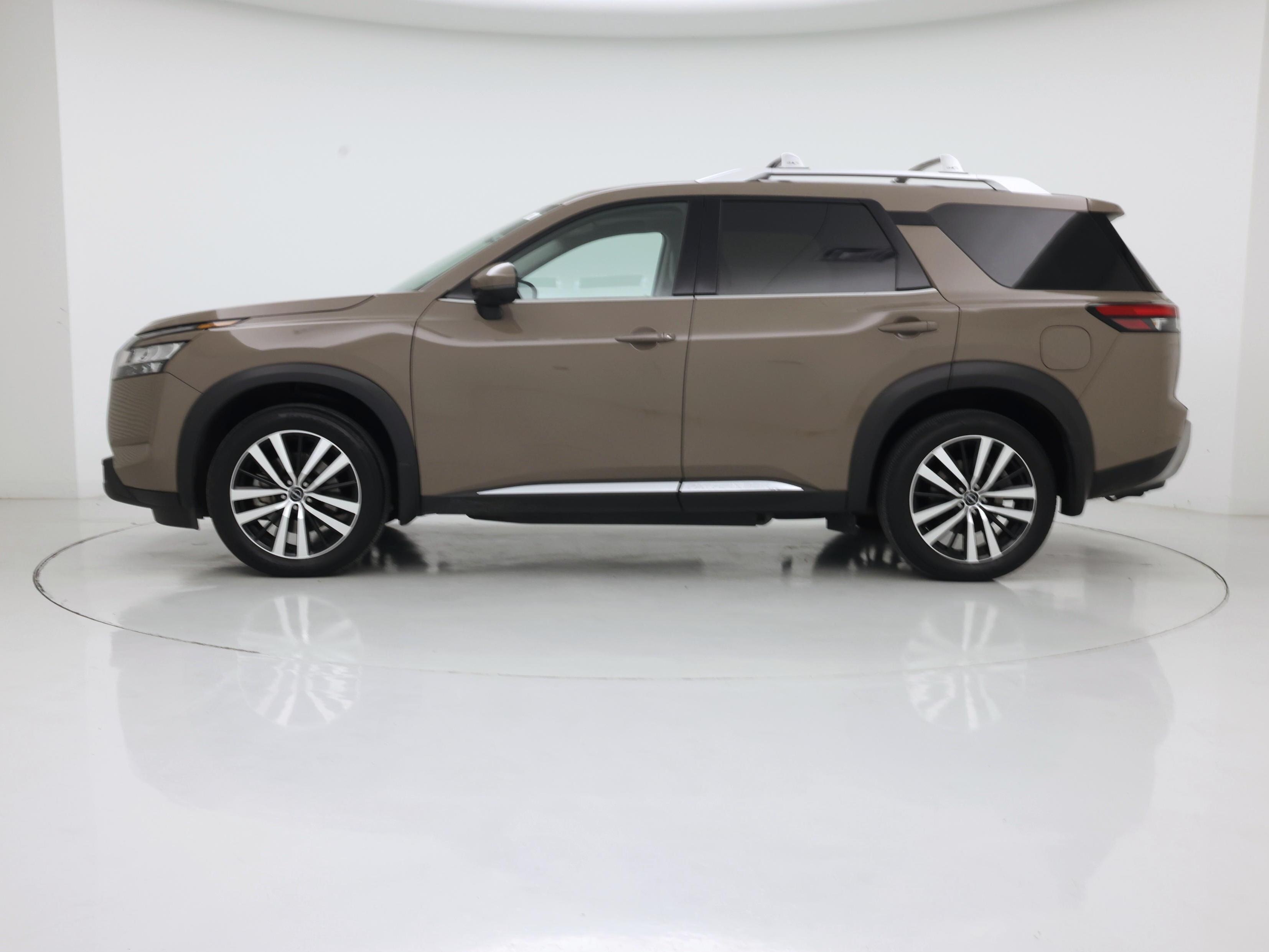 Thumbnail: 2024 Nissan Pathfinder - 3