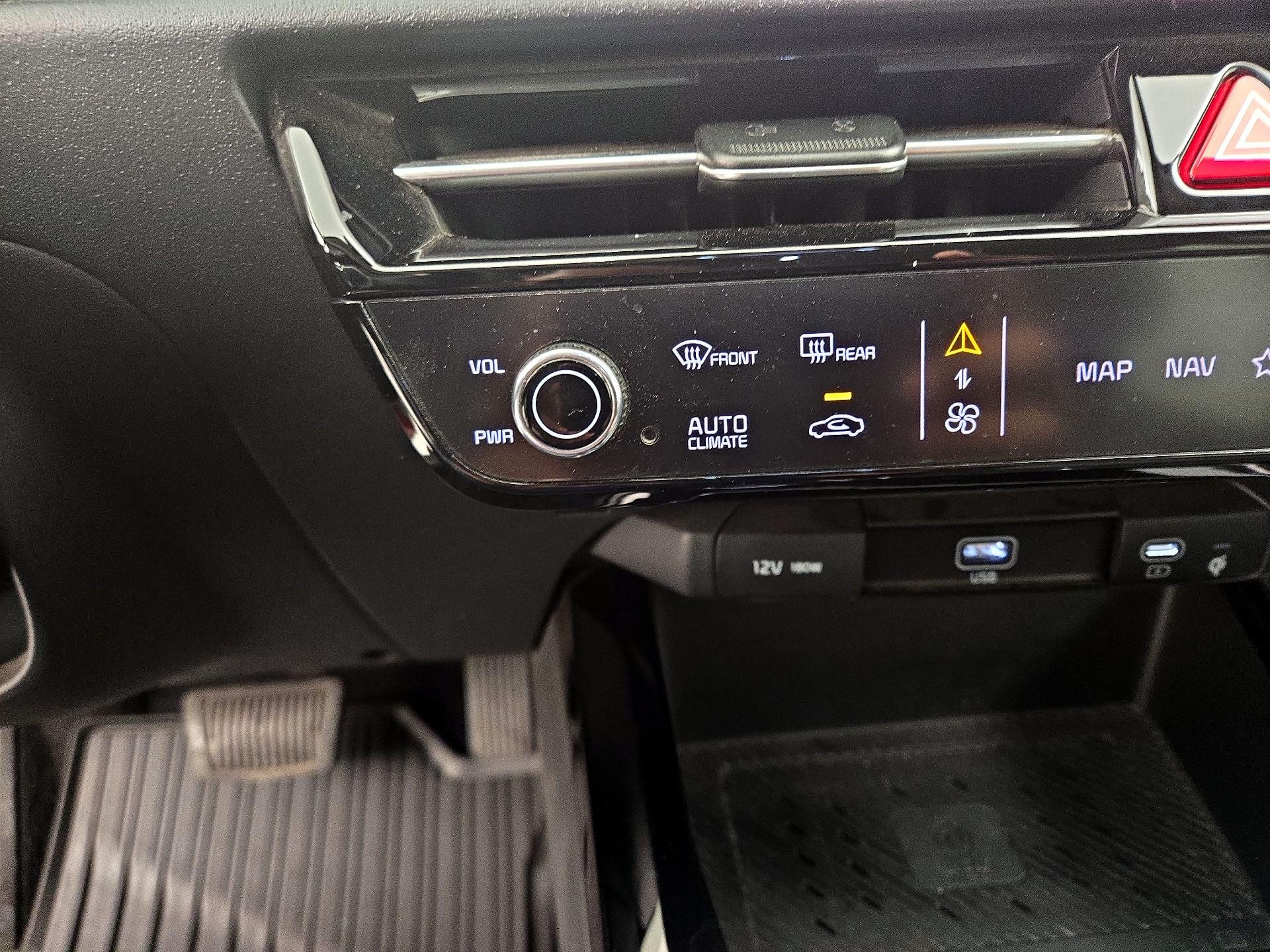 Thumbnail: 2023 Kia Niro - 17