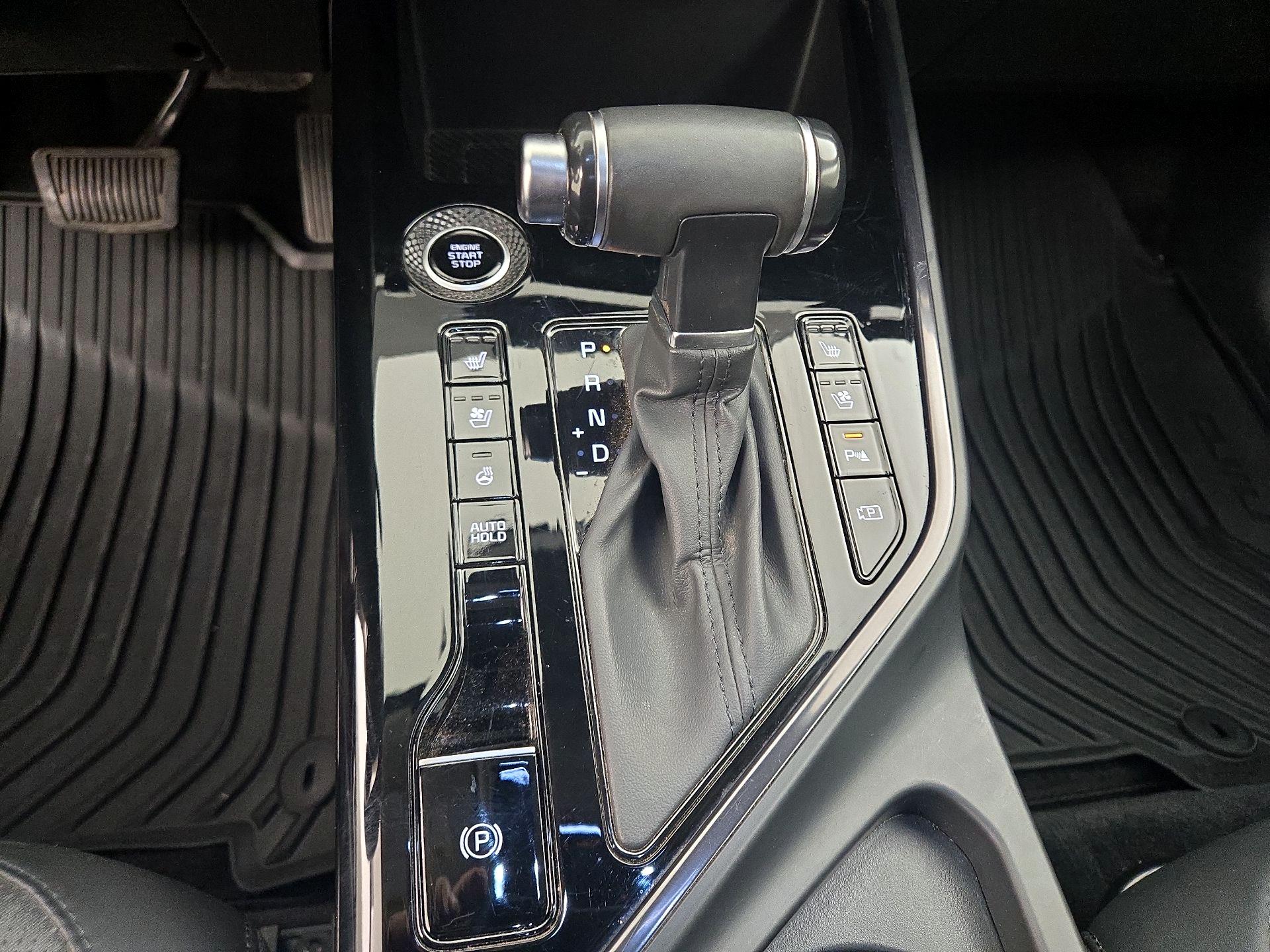 Thumbnail: 2023 Kia Niro - 18