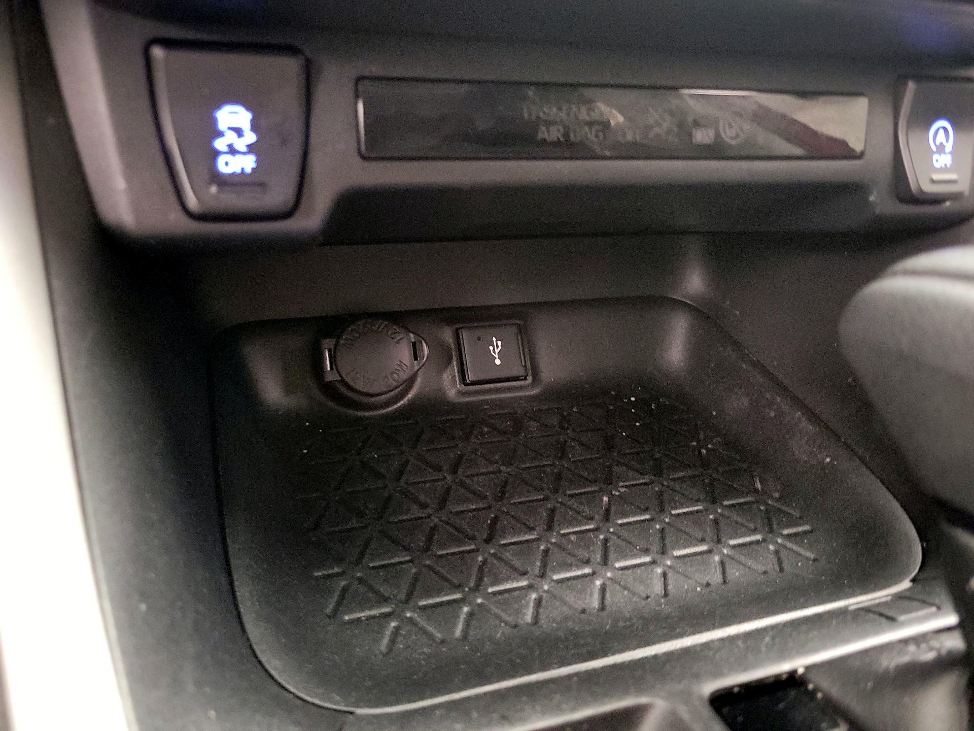 Thumbnail: 2020 Toyota RAV4 - 18