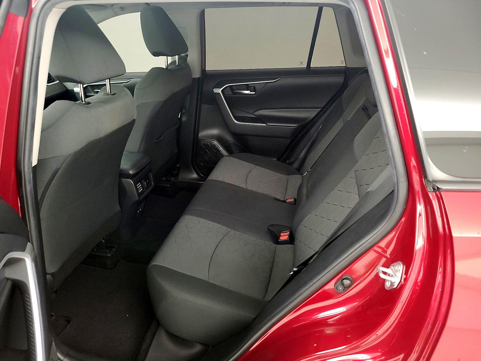 Thumbnail: 2020 Toyota RAV4 - 20