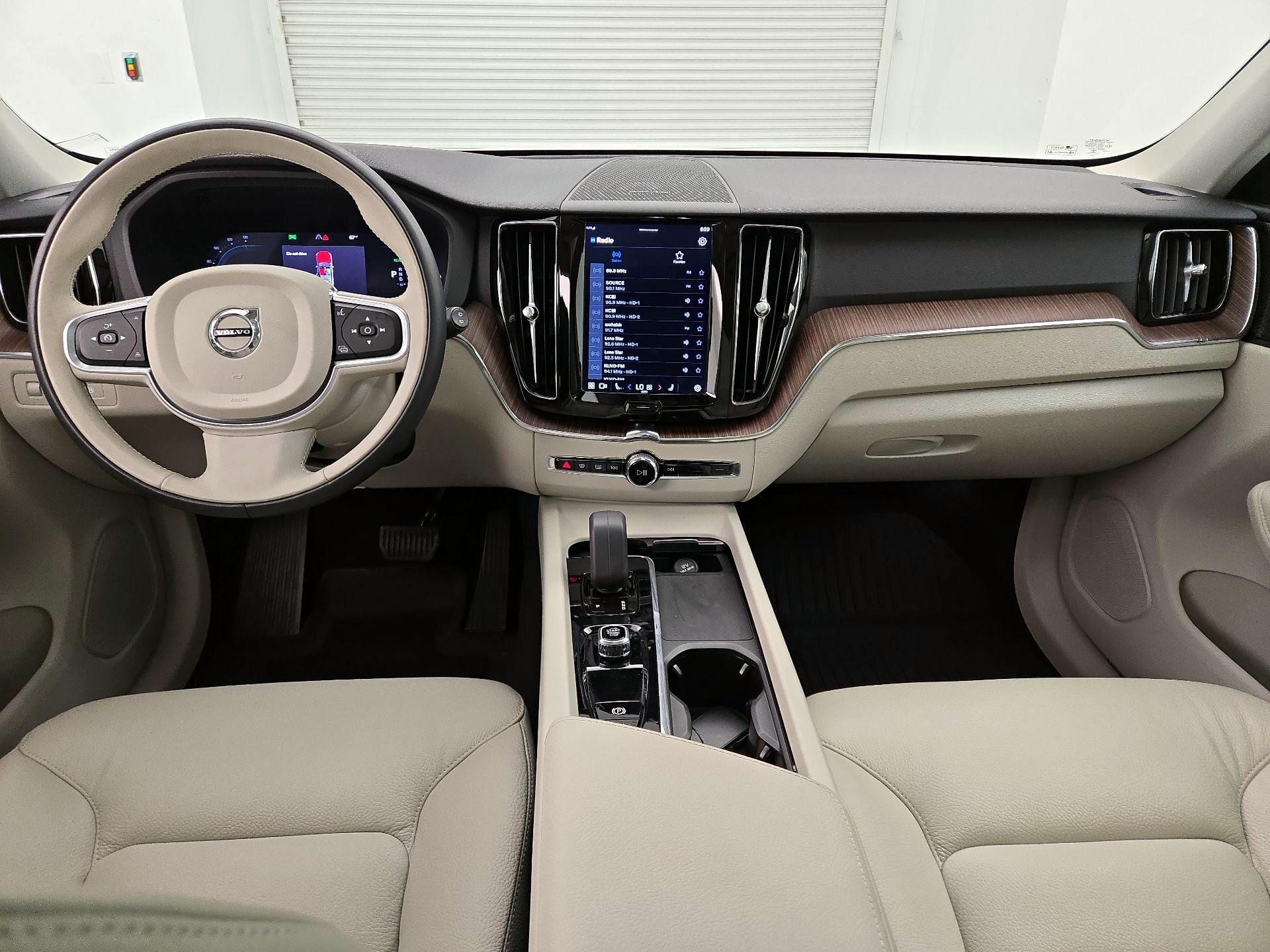 Thumbnail: 2022 Volvo XC60 - 9