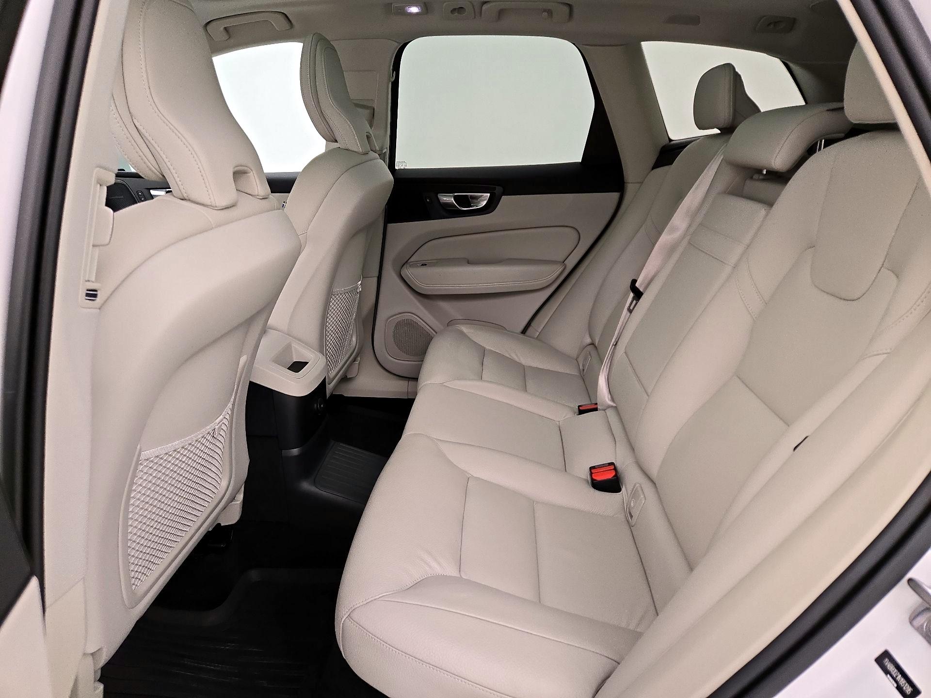 Thumbnail: 2022 Volvo XC60 - 19