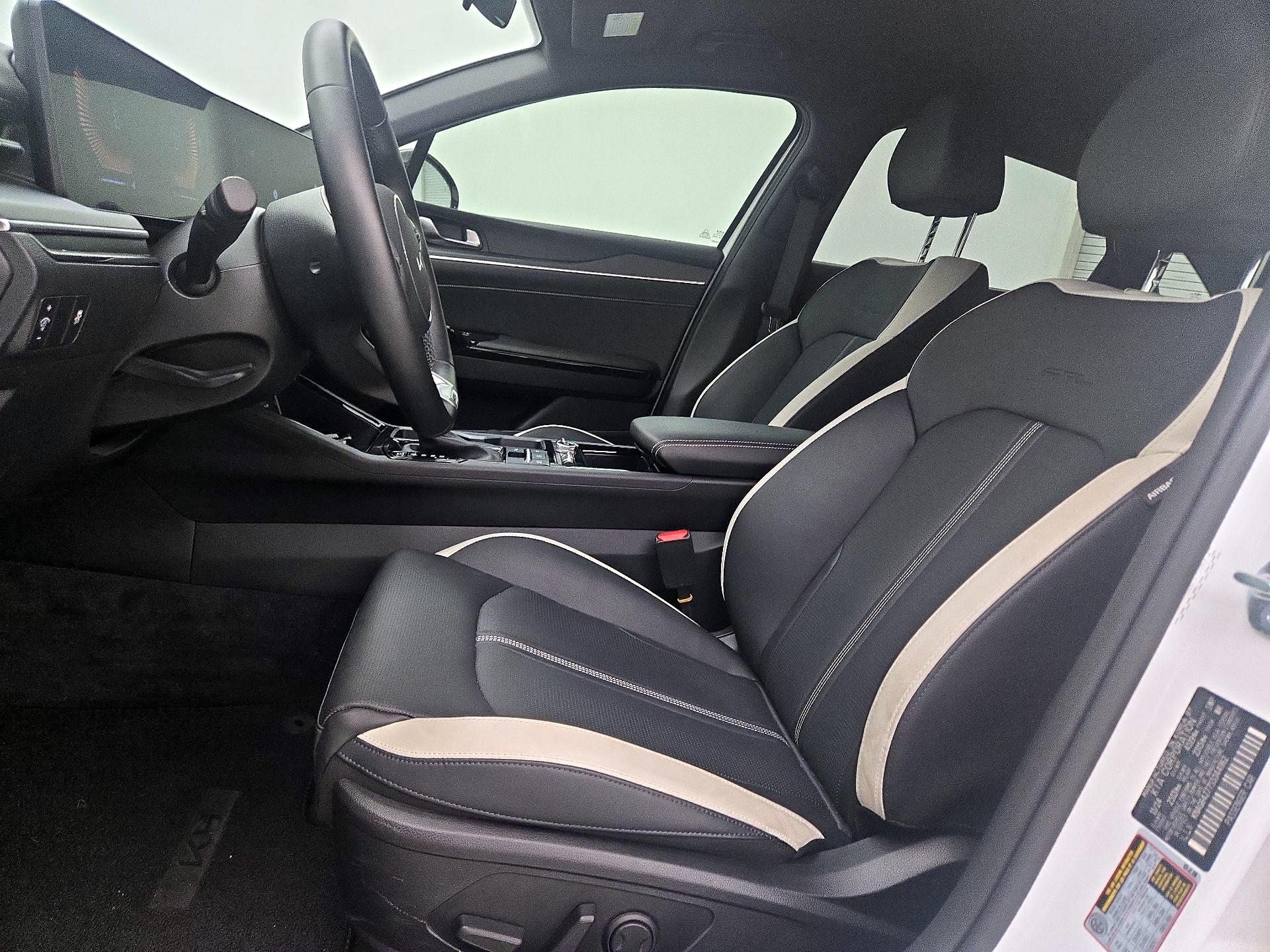 Thumbnail: 2025 Kia K5 - 11