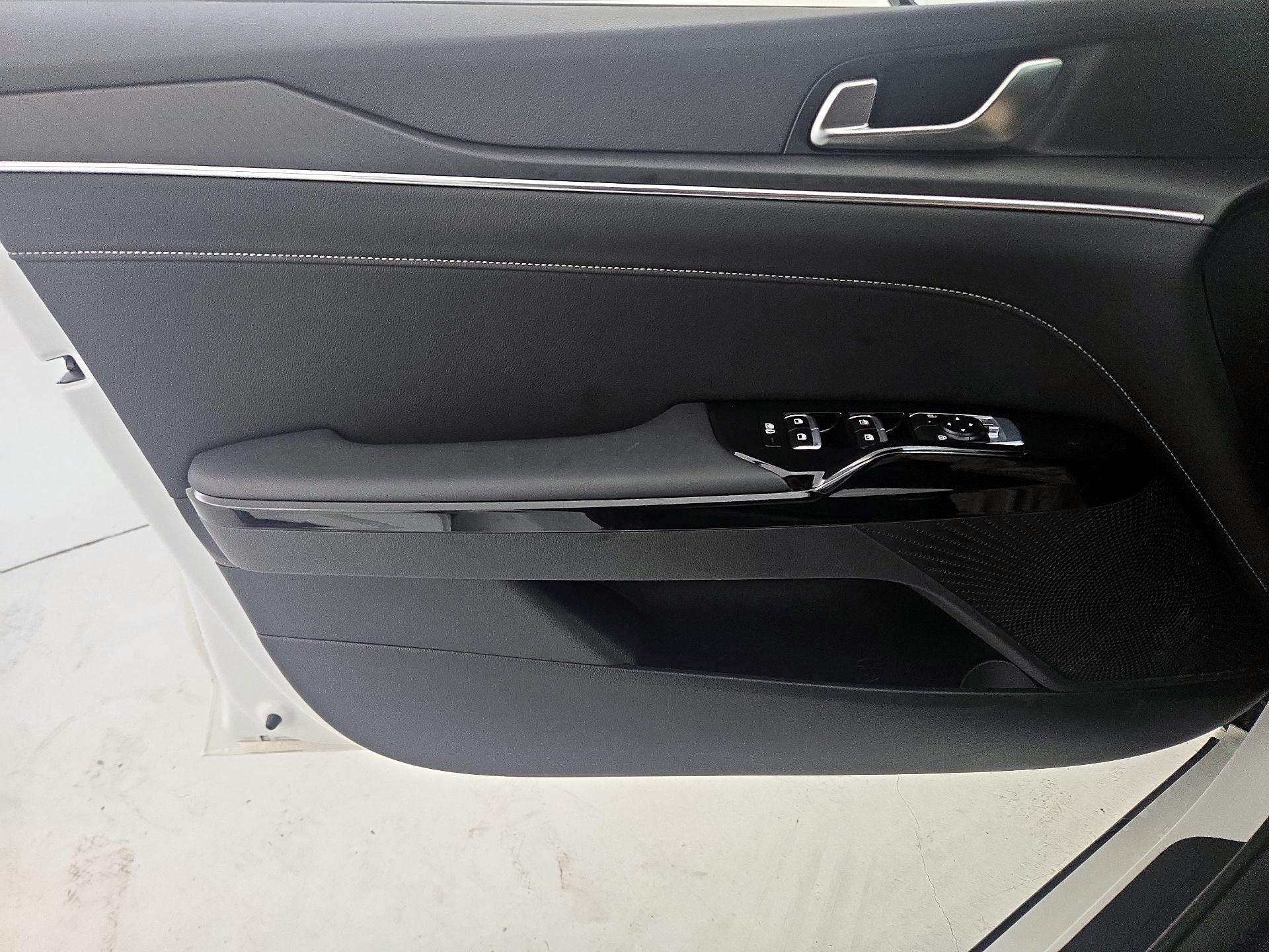 Thumbnail: 2025 Kia K5 - 12