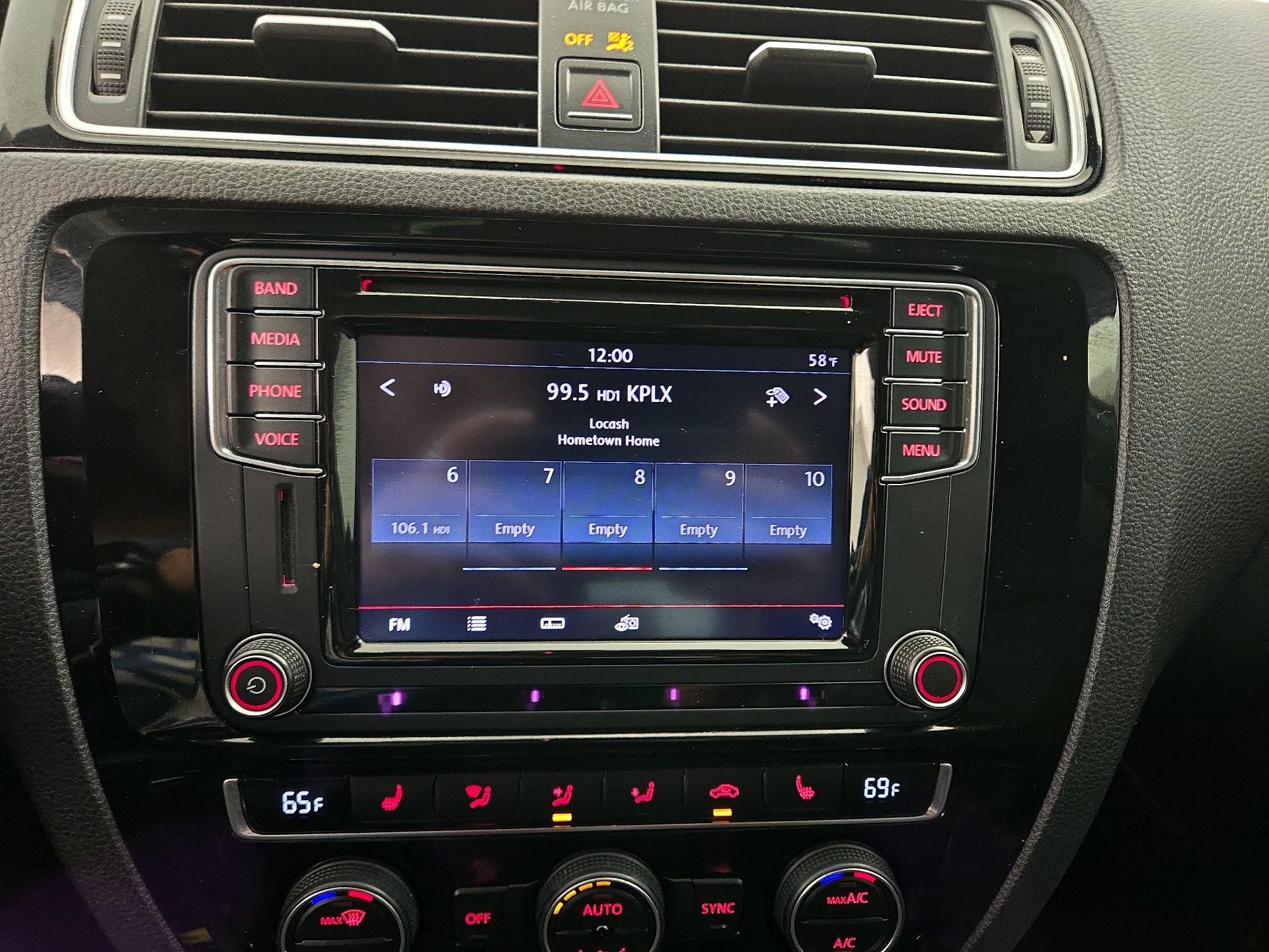 Thumbnail: 2016 Volkswagen Jetta - 14