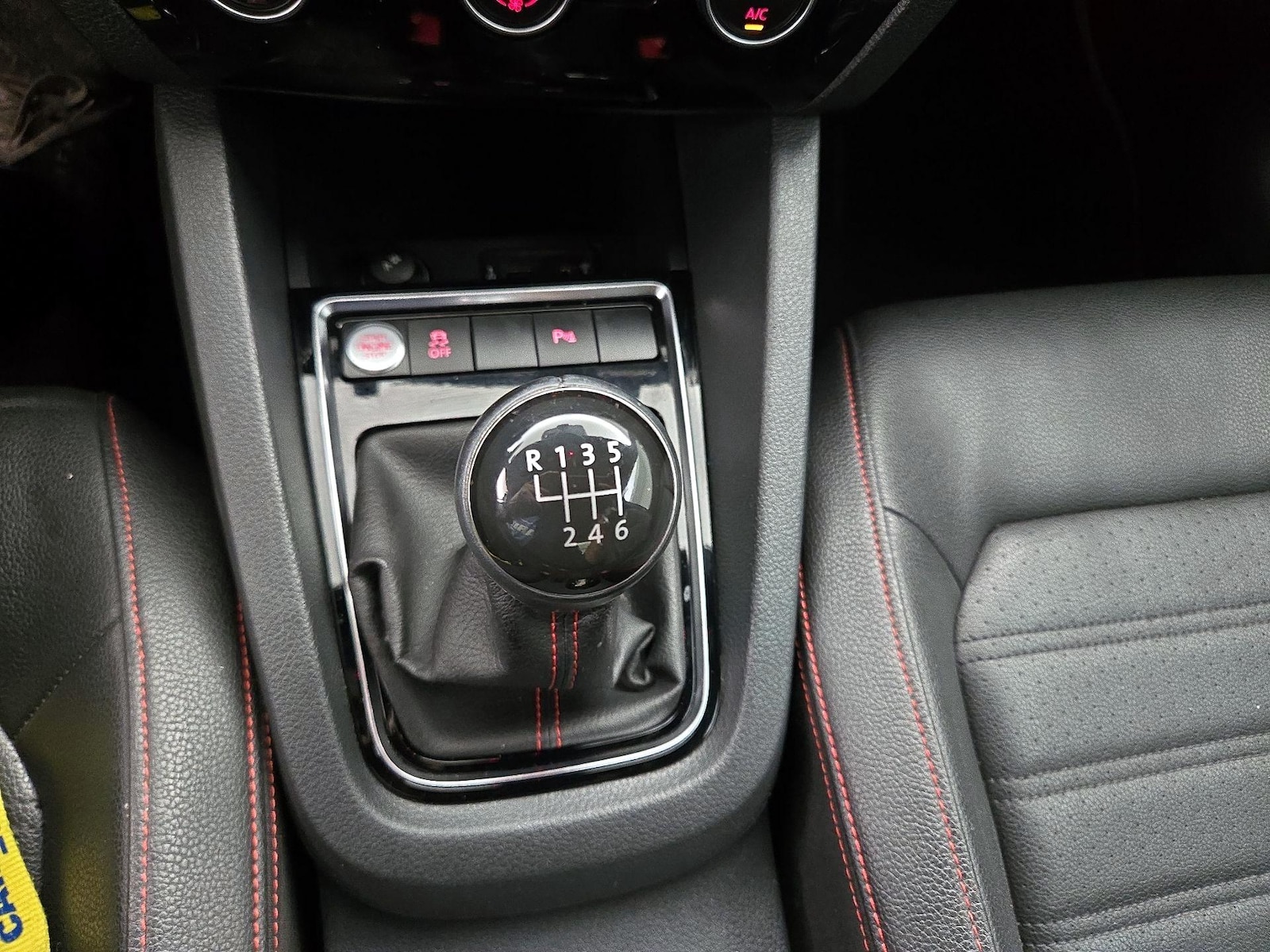 2016 Volkswagen Jetta GLI SE - Photo 17