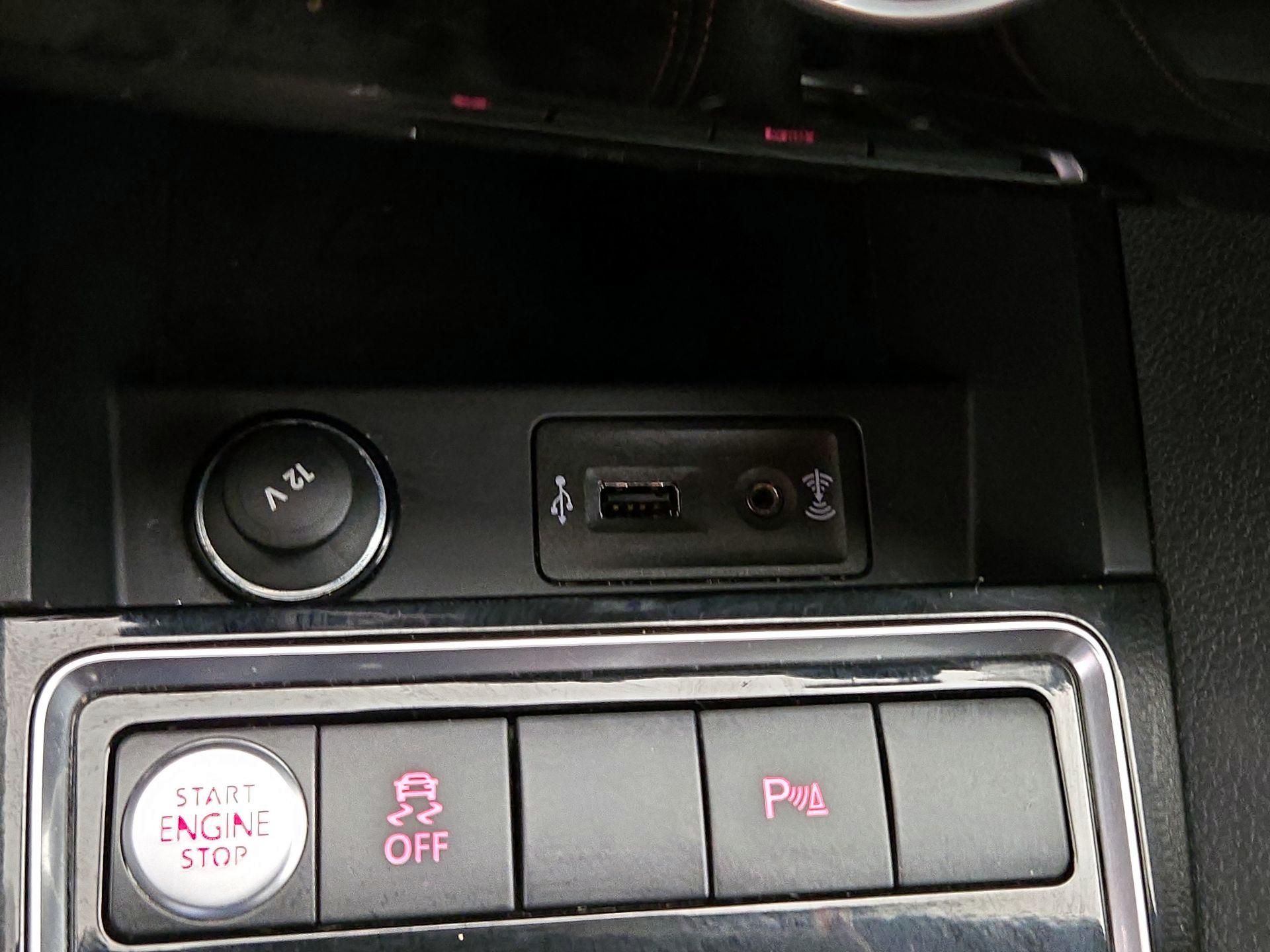 Thumbnail: 2016 Volkswagen Jetta - 17